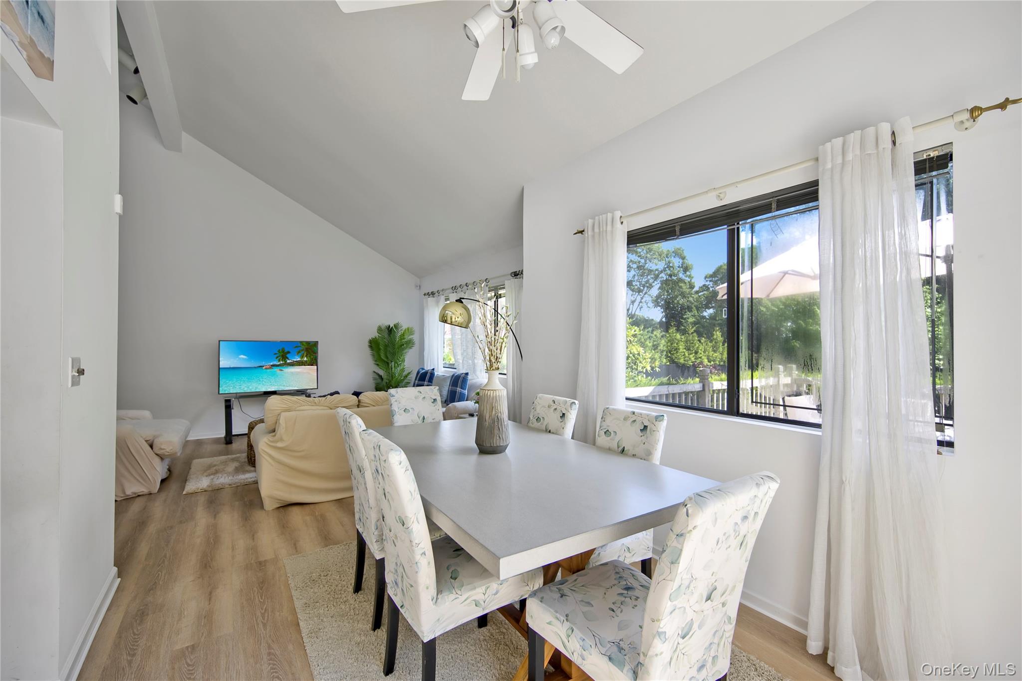 #6 photo, 8 School Street, サフォーク郡 Hampton Bays , NY 11946