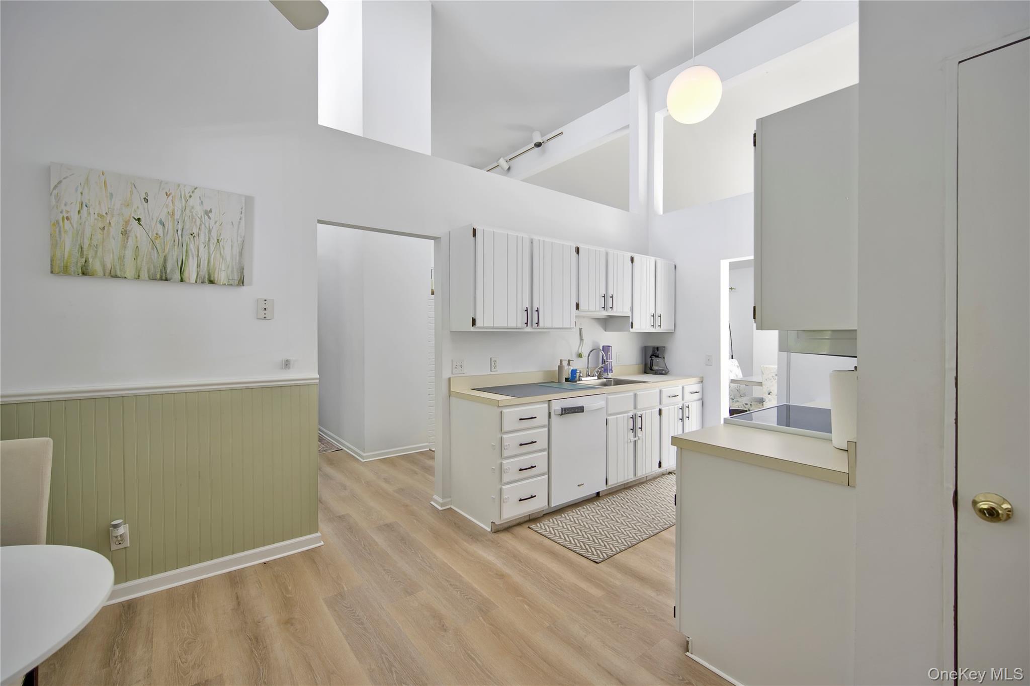 #9 photo, 8 School Street, サフォーク郡 Hampton Bays , NY 11946