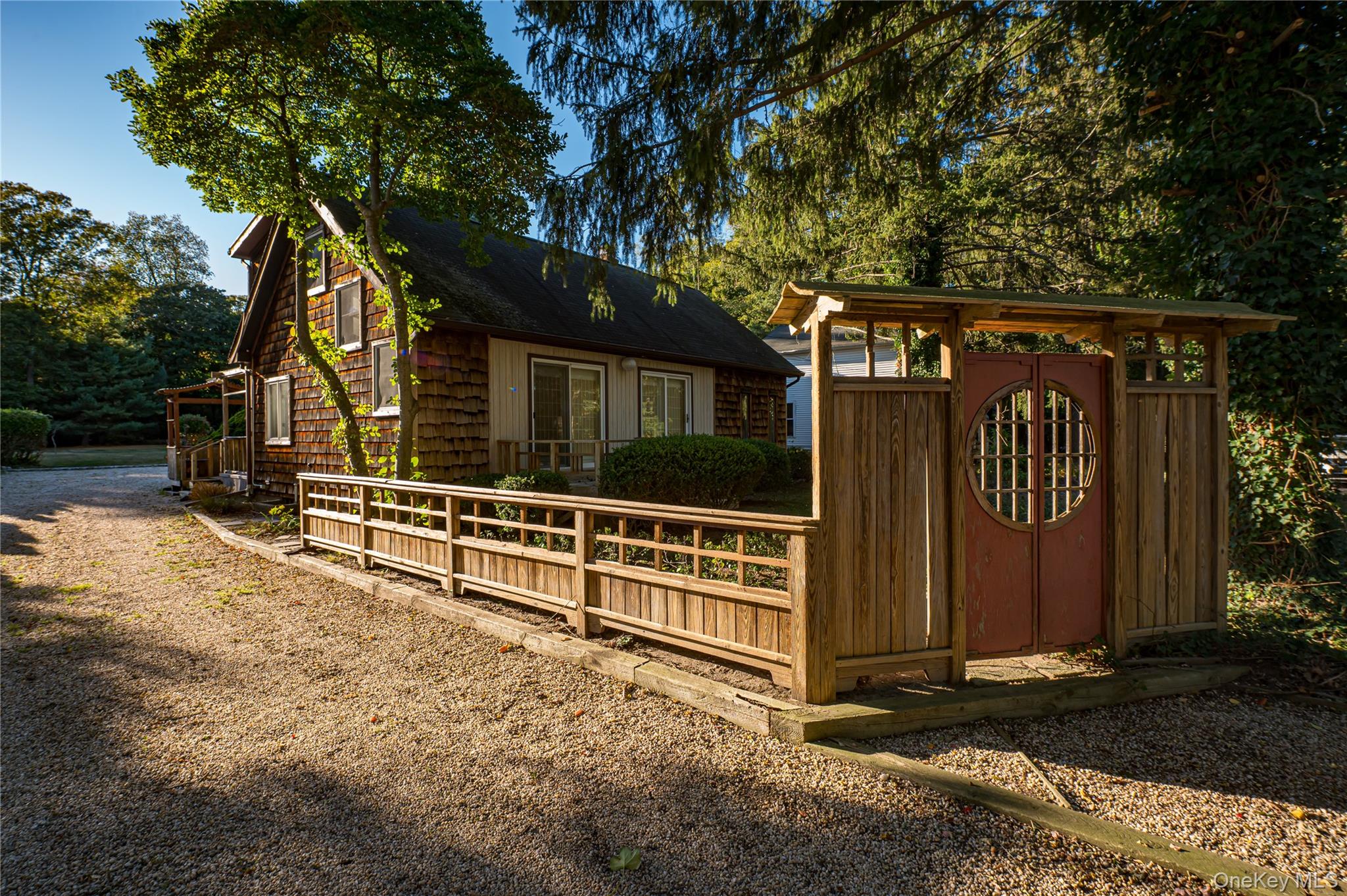 #1 photo, 424 Evergreen Avenue, サフォーク郡 Hauppauge , NY 11788