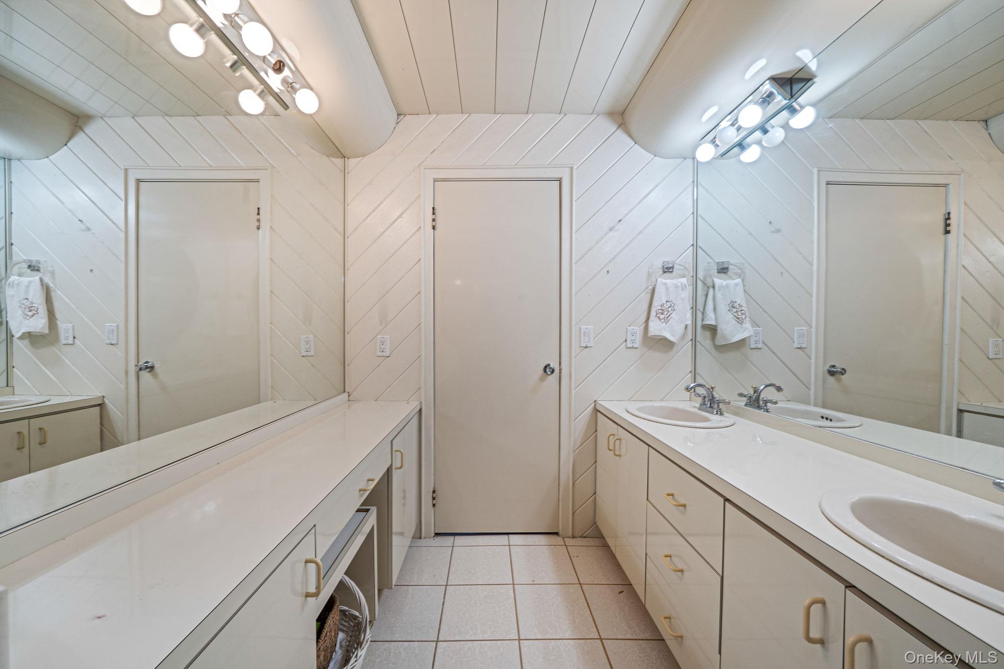 #11 photo, 8 Claremont Drive, サフォーク郡 Mastic Beach , NY 11951