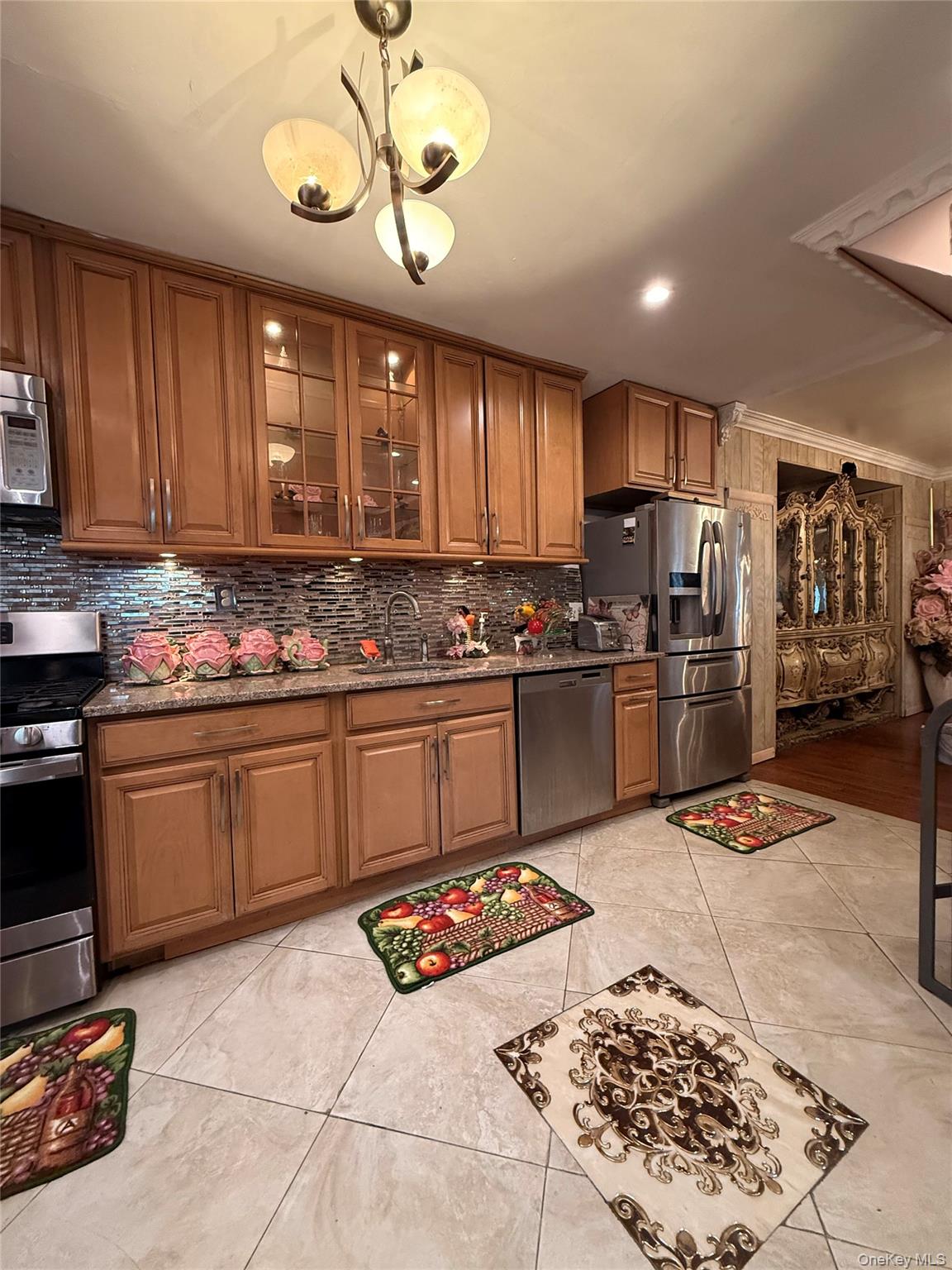 #4 photo, 11546 Van Wyck Expressway, Jamaica , NY 11420