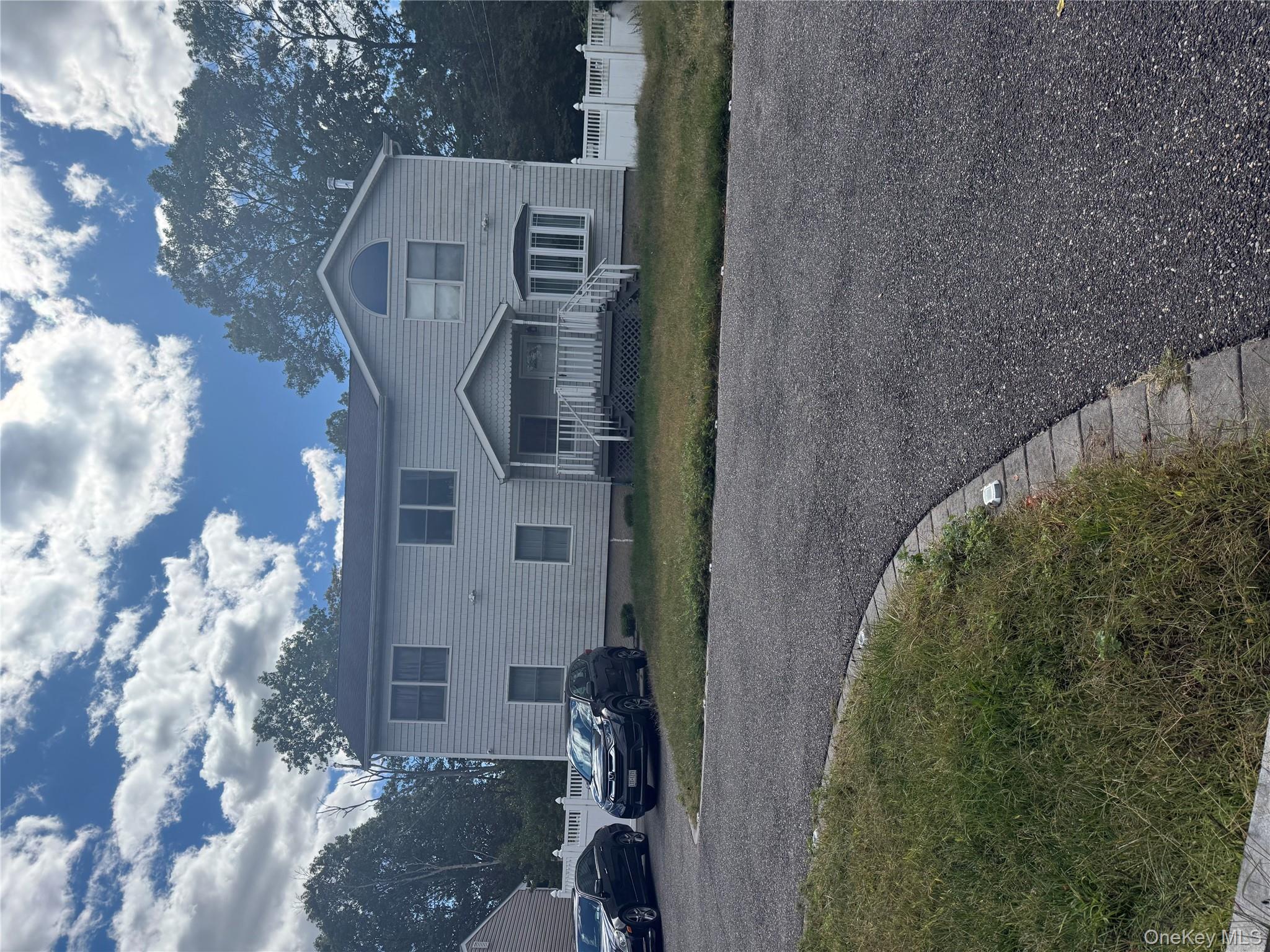 #1 photo, 4478 Express Dr S. Drive,, サフォーク郡 Ronkonkoma , NY 11779