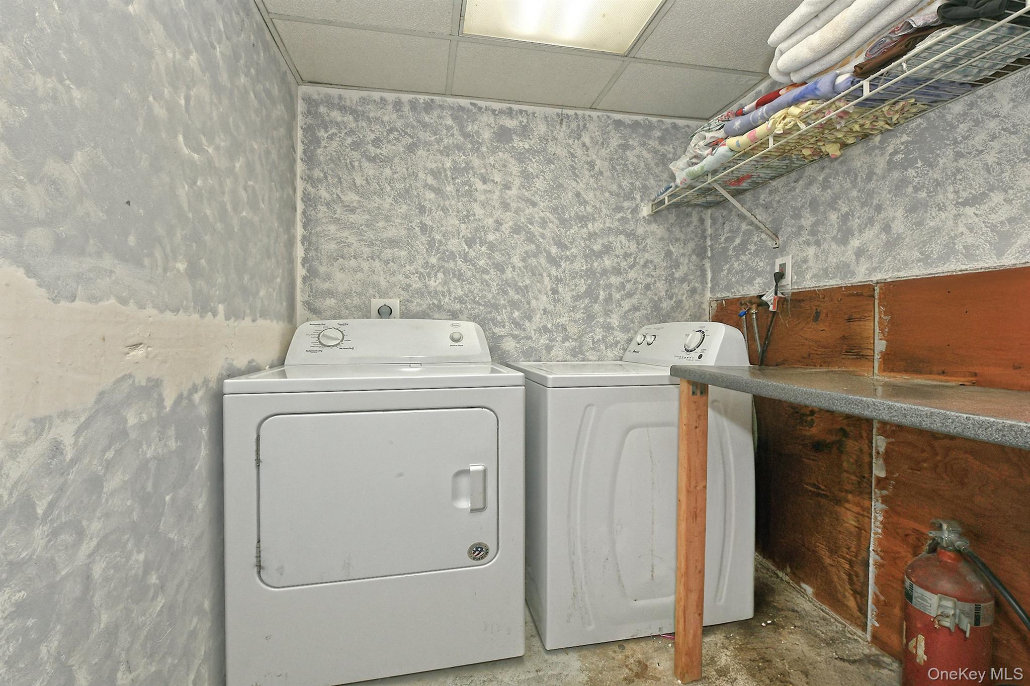 #14 photo, 87 9th Avenue, サフォーク郡 Holtsville , NY 11742