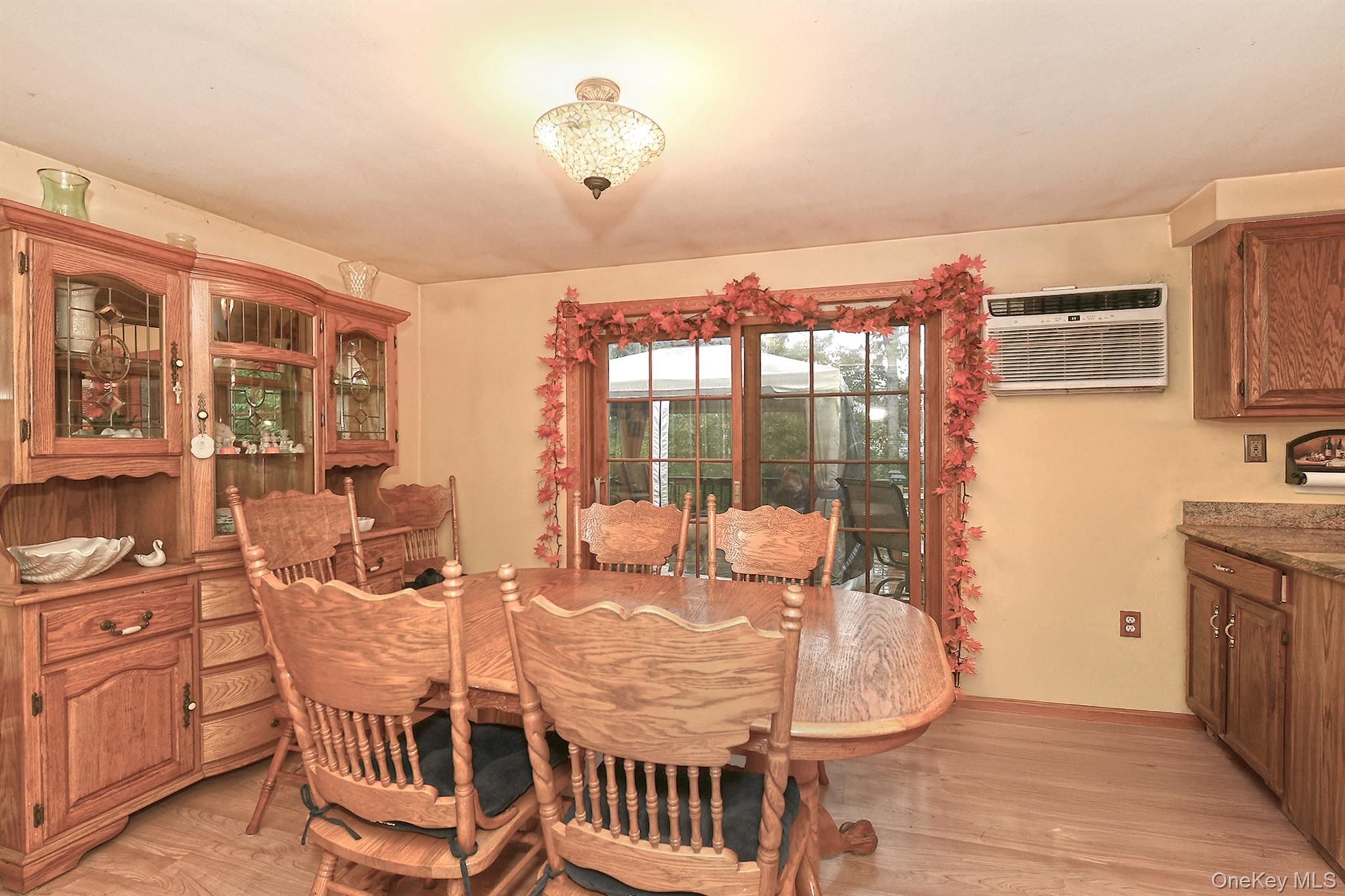 #7 photo, 87 9th Avenue, サフォーク郡 Holtsville , NY 11742