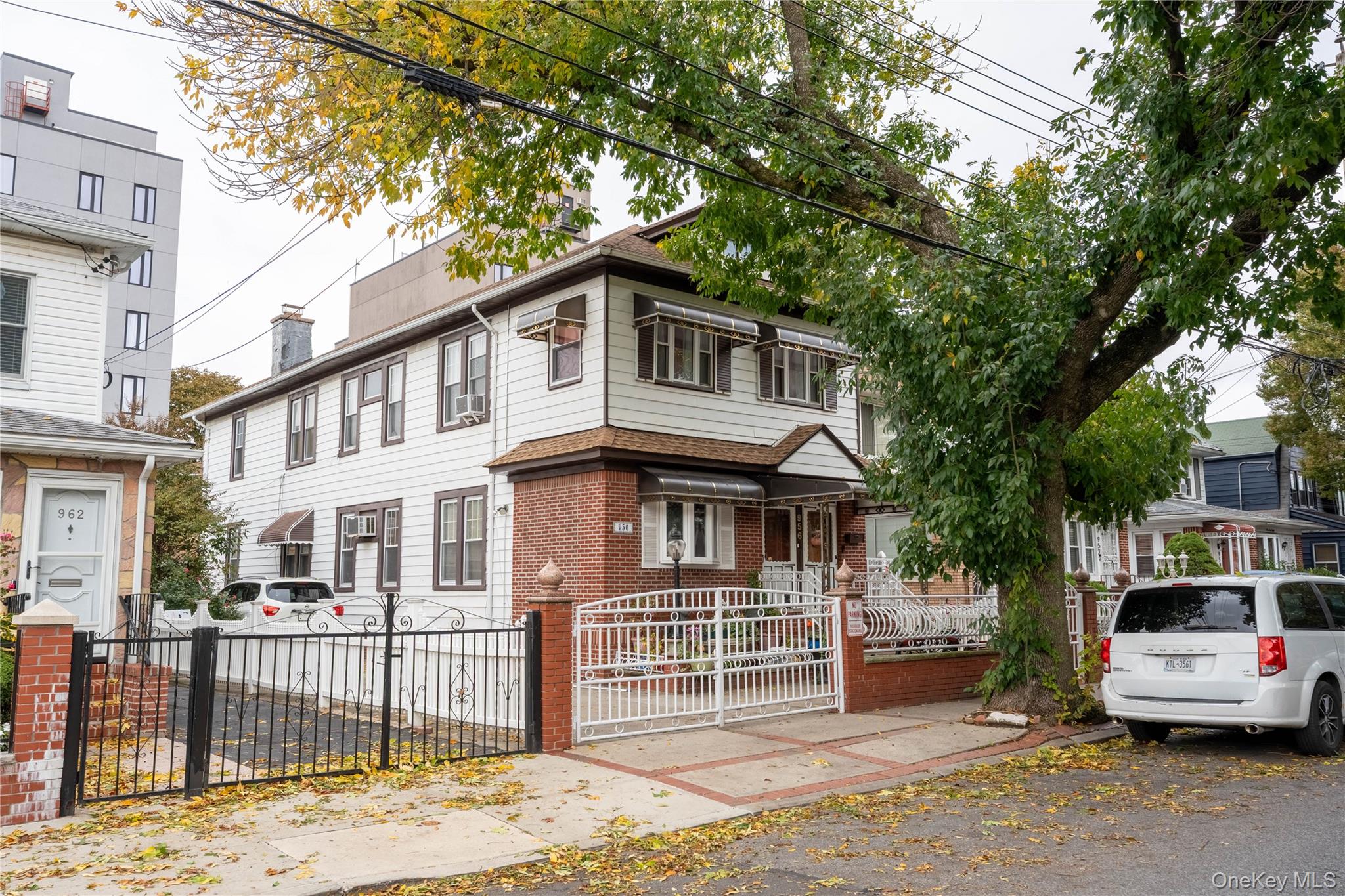 #4 photo, 956 E 37th Street, ブルックリン区 Brooklyn , NY 11210