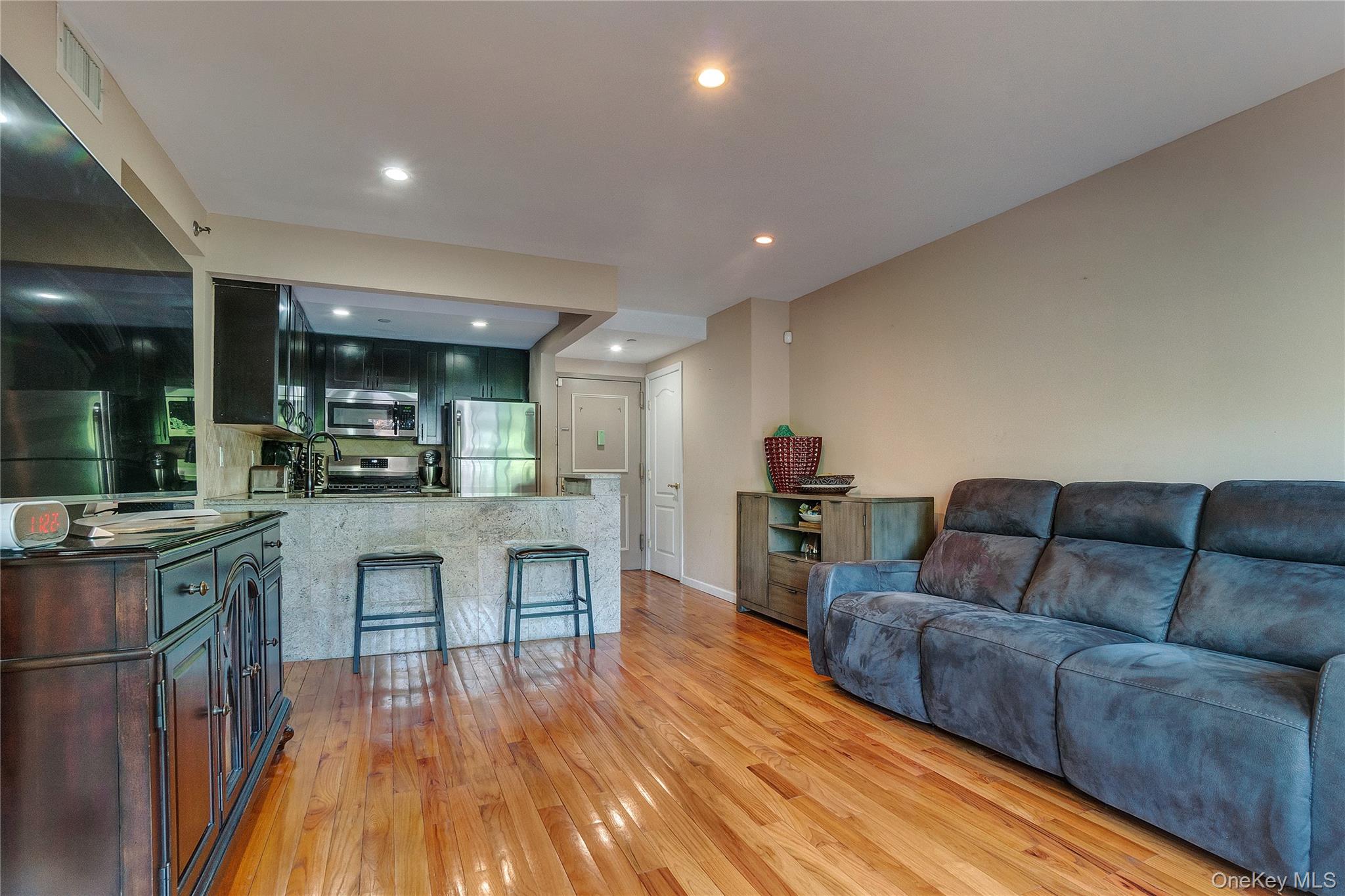 #3 photo, 17012 Highland Ave, クイーンズ区 Jamaica Estates , NY 11432