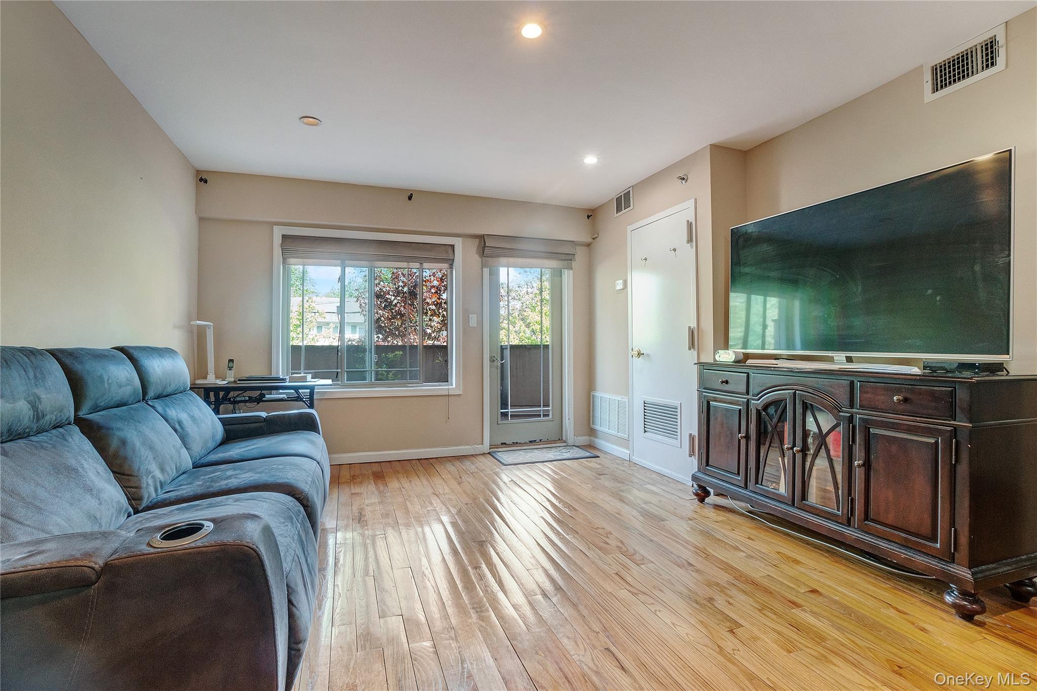 #4 photo, 17012 Highland Ave, クイーンズ区 Jamaica Estates , NY 11432