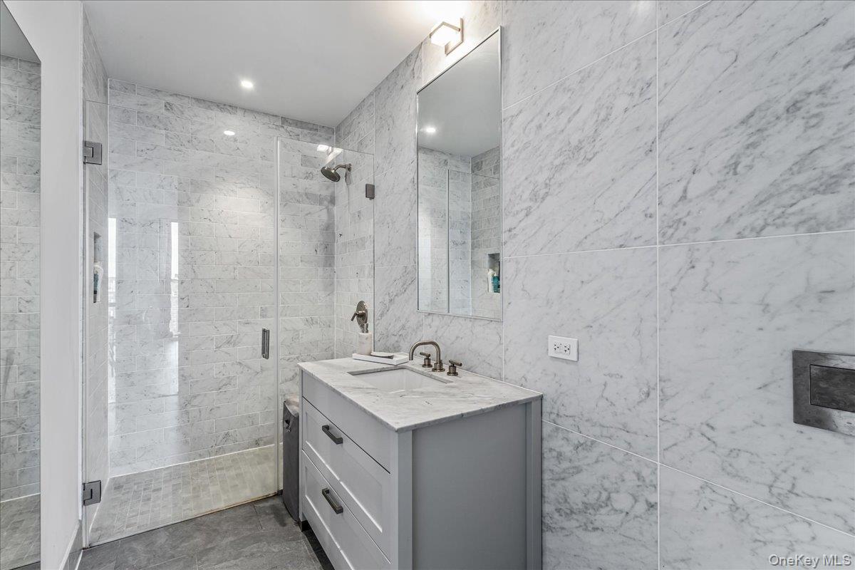 #15 photo, 107-06 Queens Boulevard, Forest Hills , NY 11375