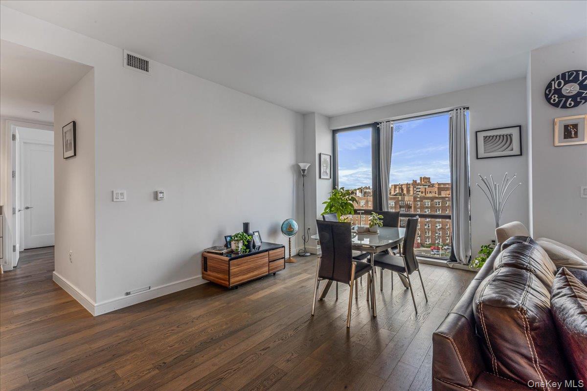 #7 photo, 107-06 Queens Boulevard, Forest Hills , NY 11375