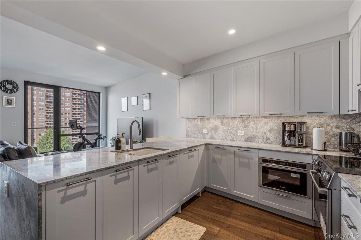 #8 photo, 107-06 Queens Boulevard, Forest Hills , NY 11375