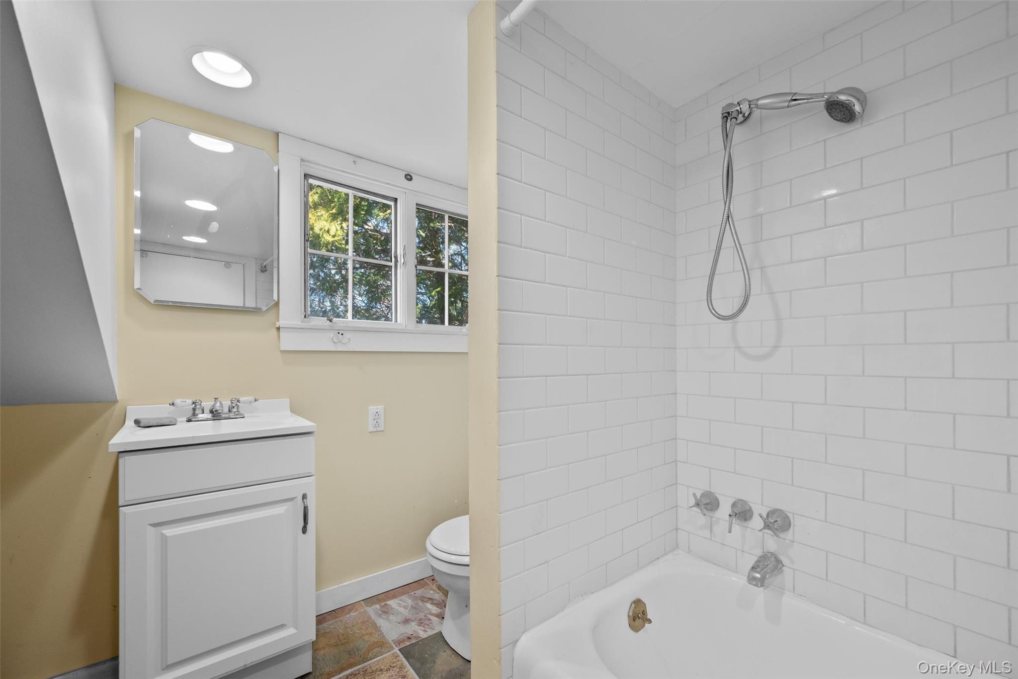 #19 photo, 75 Old Minisink Trail, Goshen , NY 10924