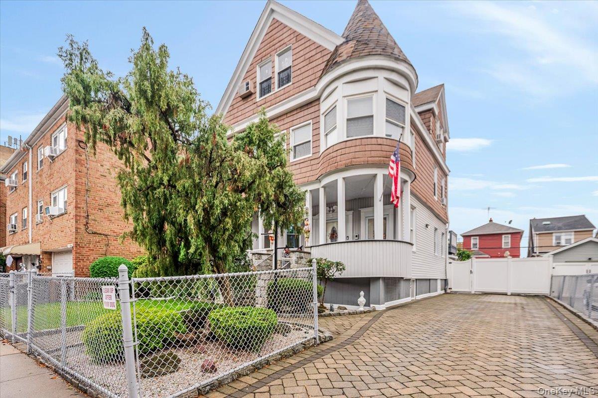 #1 photo, 1711 Mahan Avenue, ブロンクス区 Bronx , NY 10461