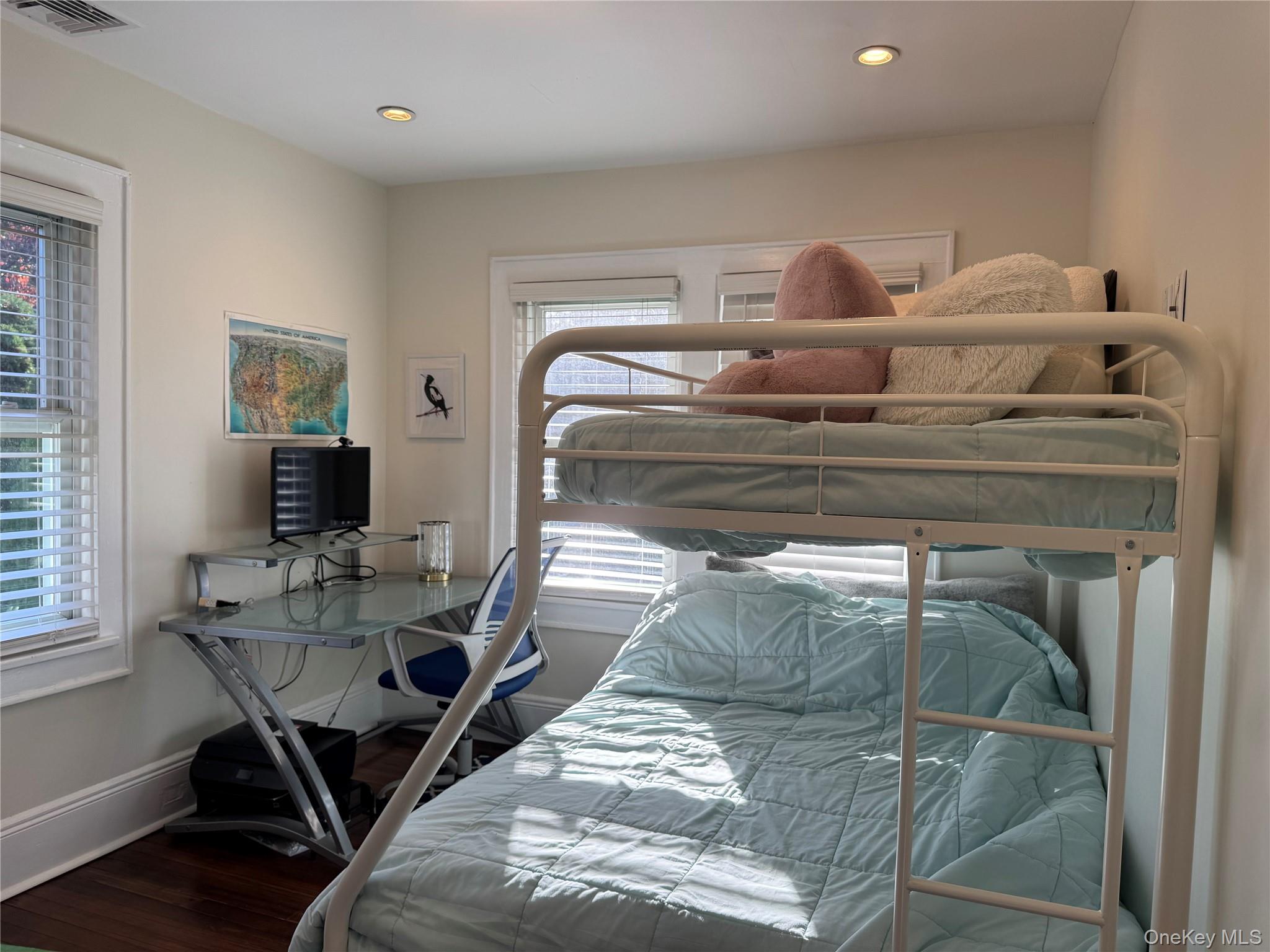 #10 photo, 76 Chestnut Avenue, Pelham , NY 10803