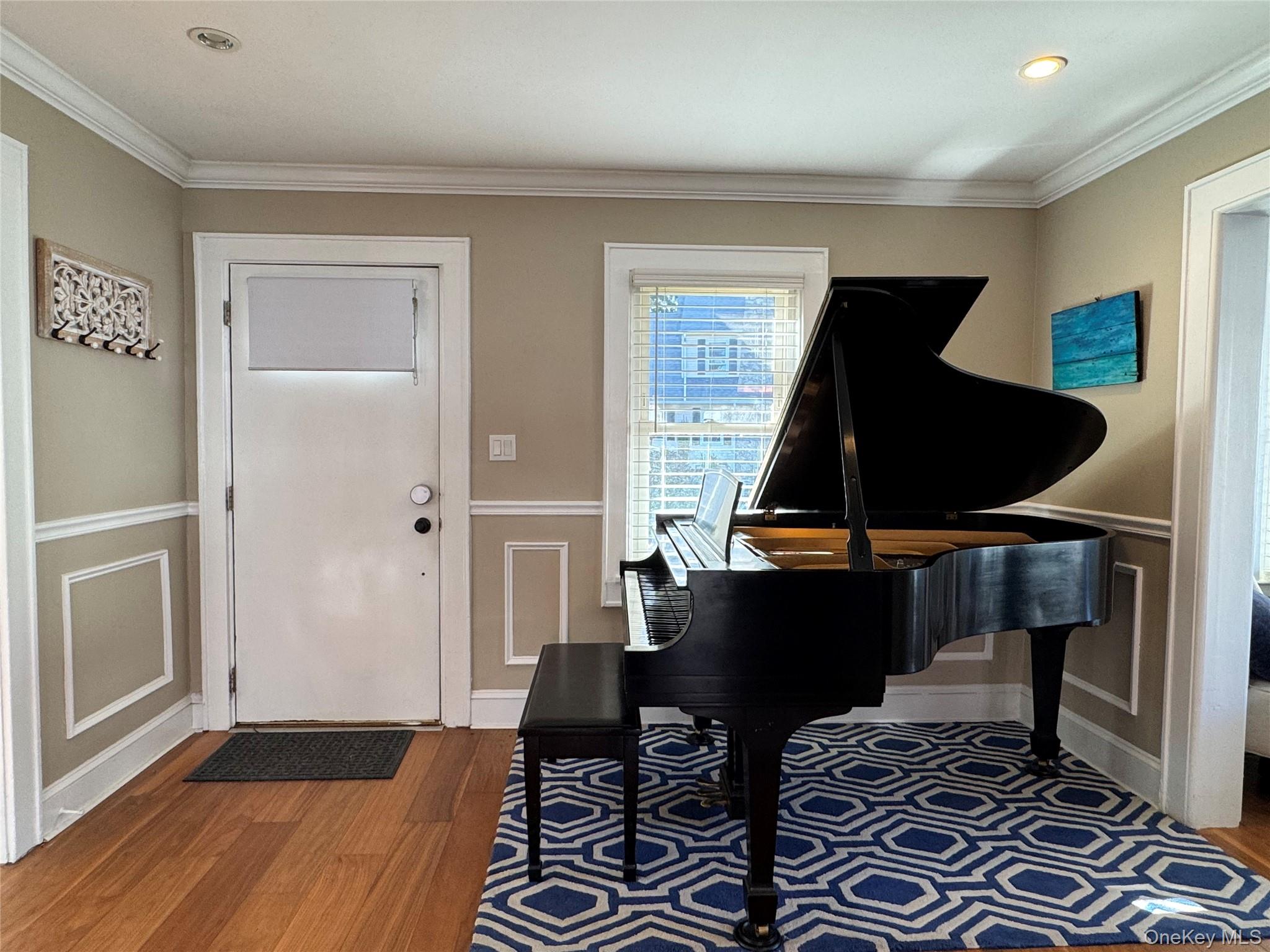 #3 photo, 76 Chestnut Avenue, Pelham , NY 10803