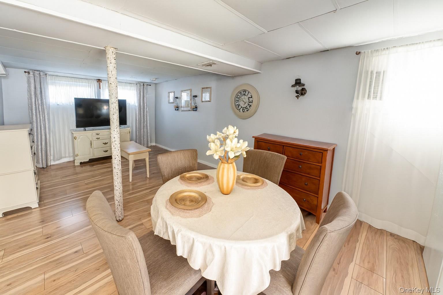 #11 photo, 635 S Wellwood Avenue, サフォーク郡 Lindenhurst , NY 11757