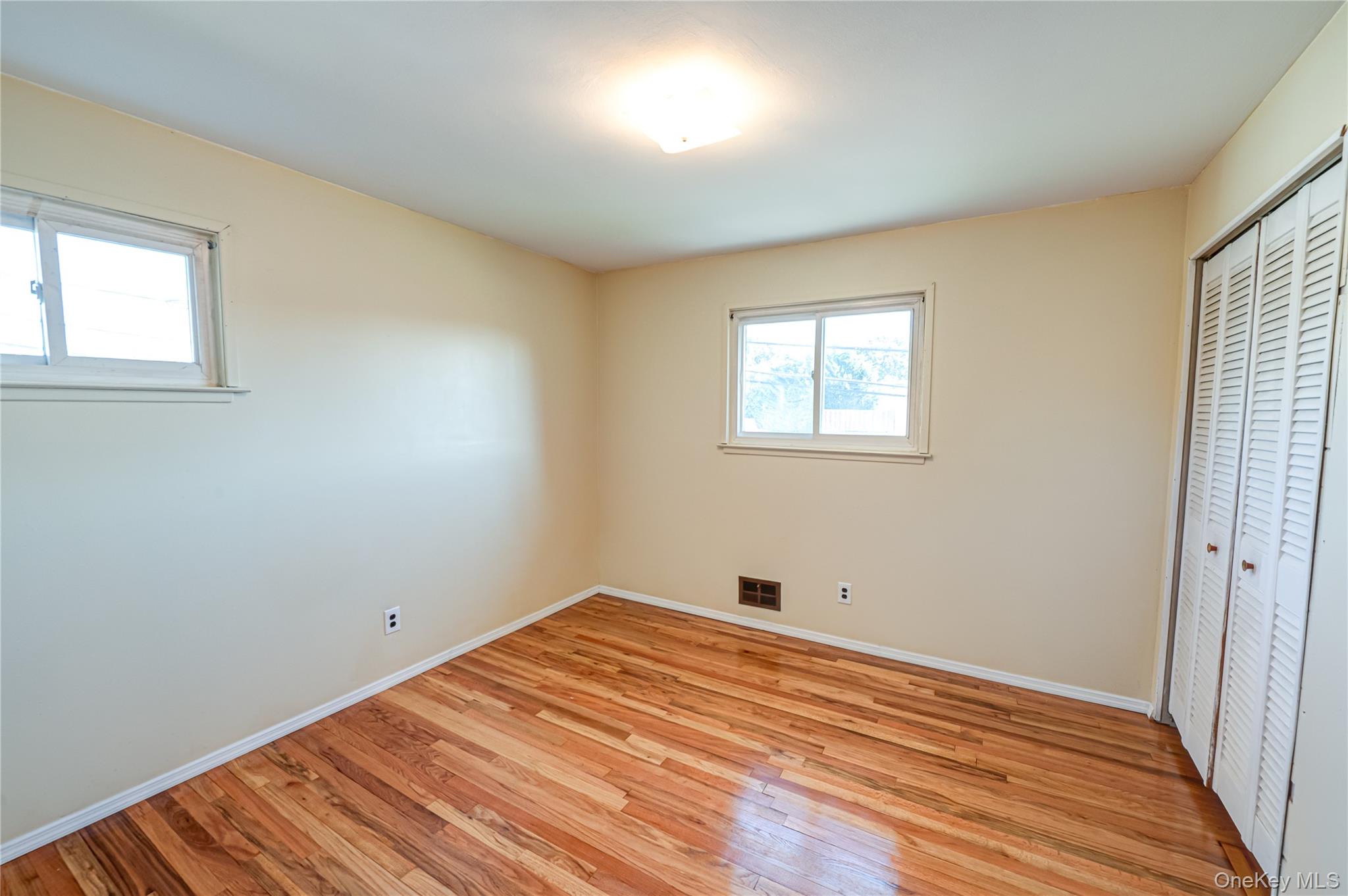 #6 photo, 635 S Wellwood Avenue, サフォーク郡 Lindenhurst , NY 11757