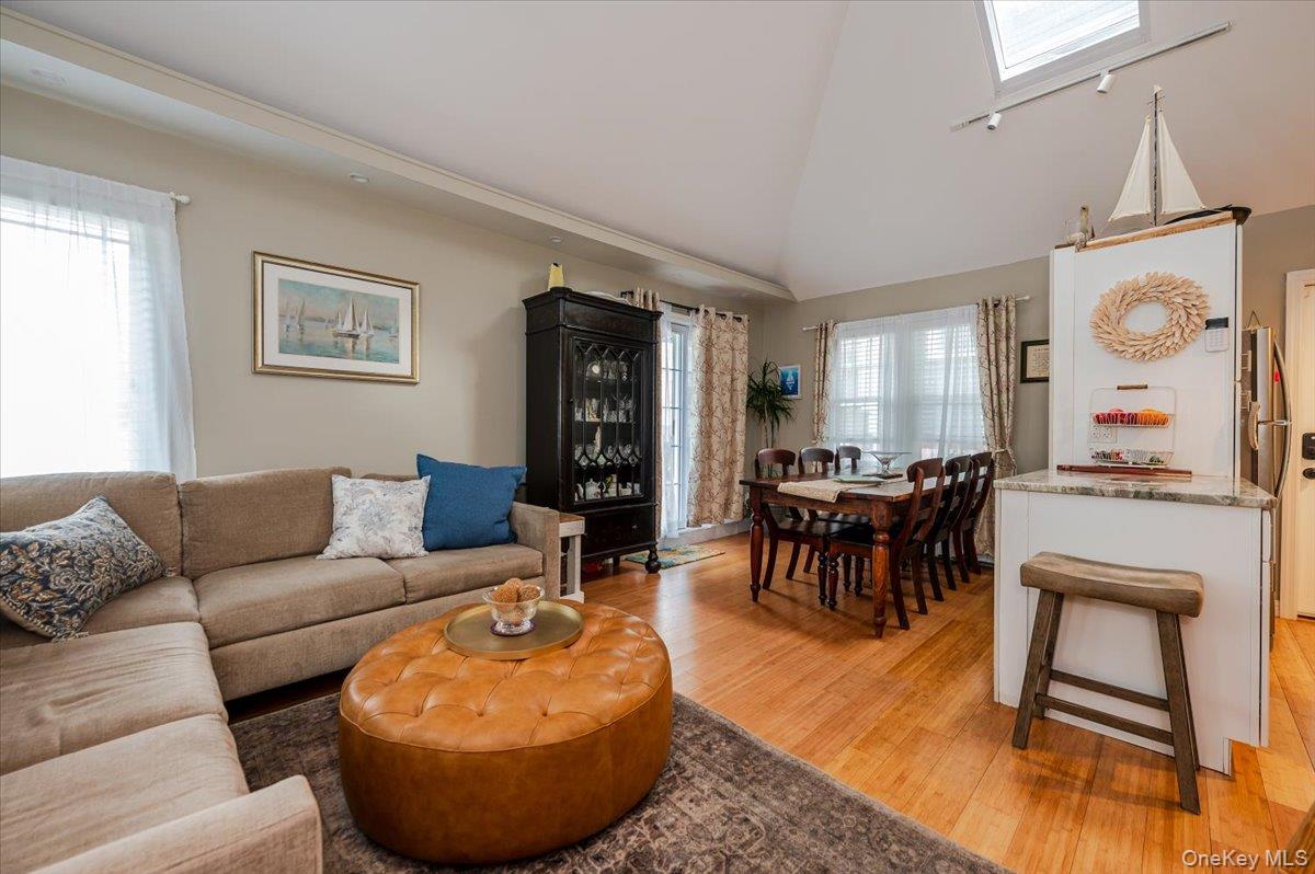 #4 photo, 77 Florida Street, ナッソー郡 Long Beach , NY 11561