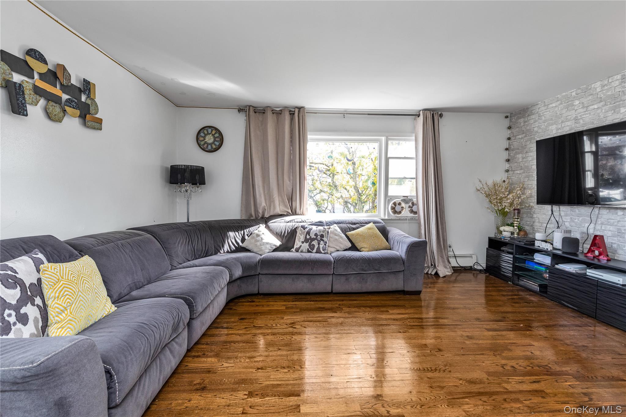 #11 photo, 146-06 228th Street, クイーンズ区 Rosedale , NY 11413