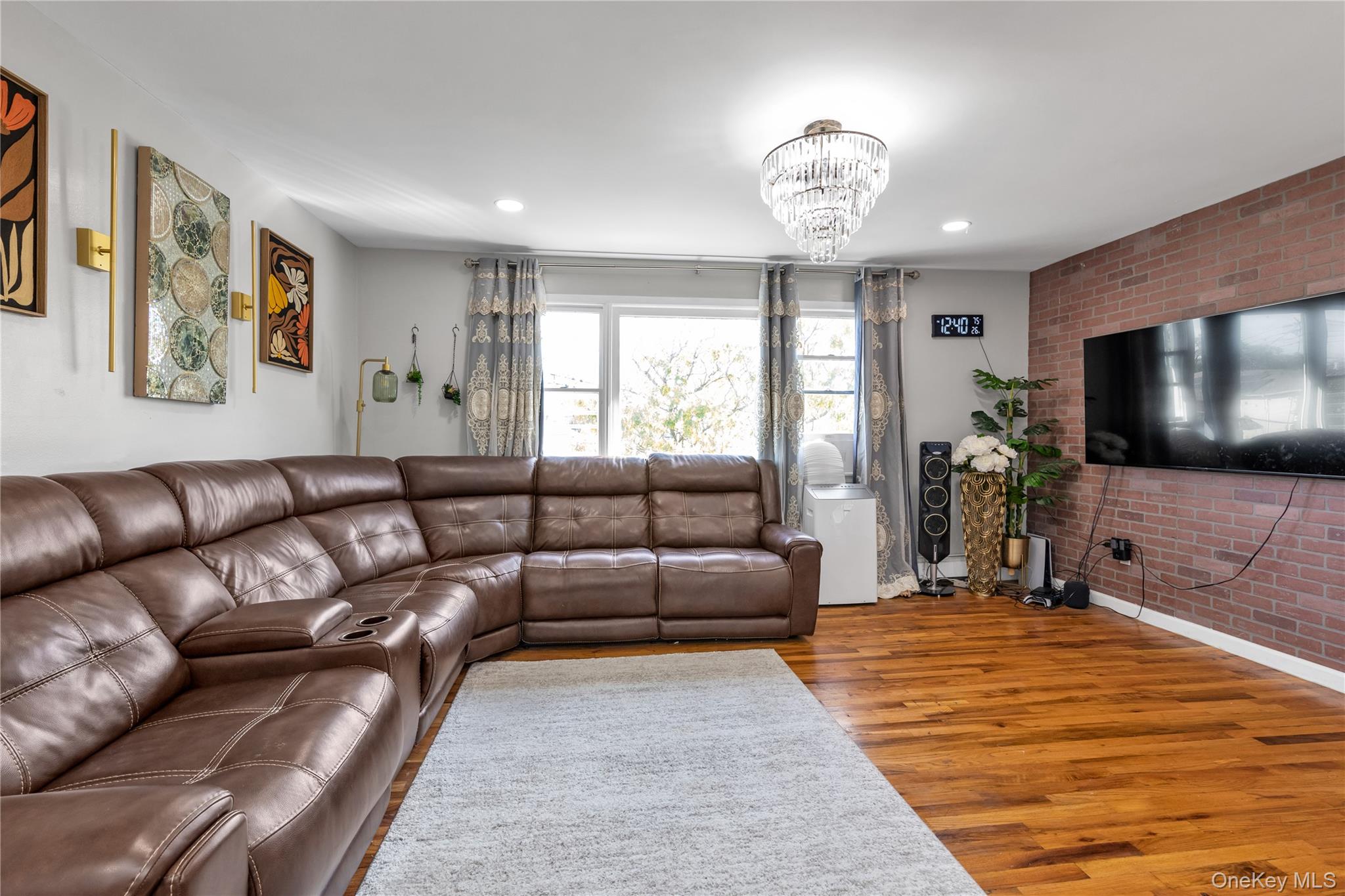 #2 photo, 146-06 228th Street, クイーンズ区 Rosedale , NY 11413