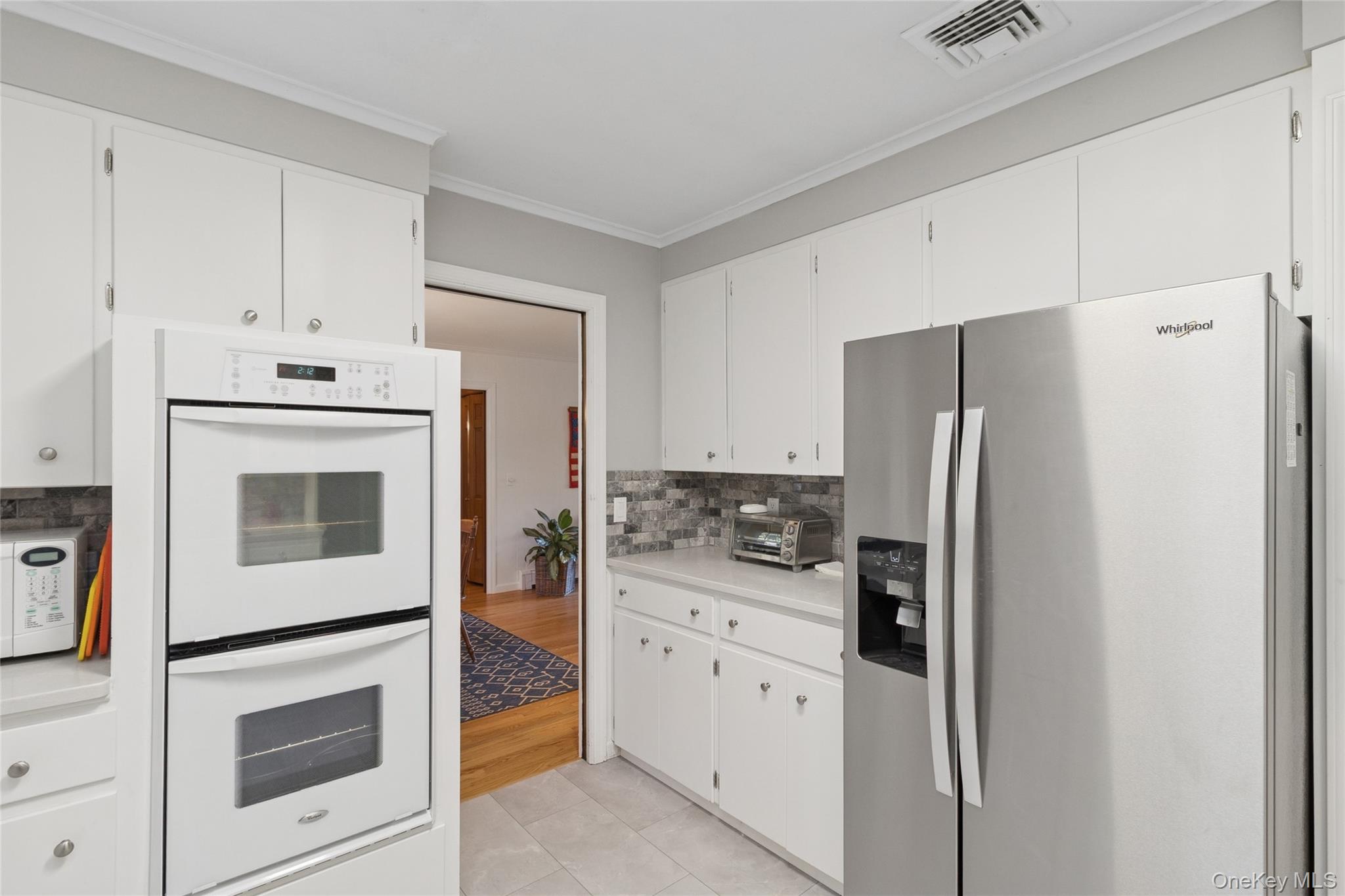 #19 photo, 16 Primrose Lane, Aquebogue , NY 11931