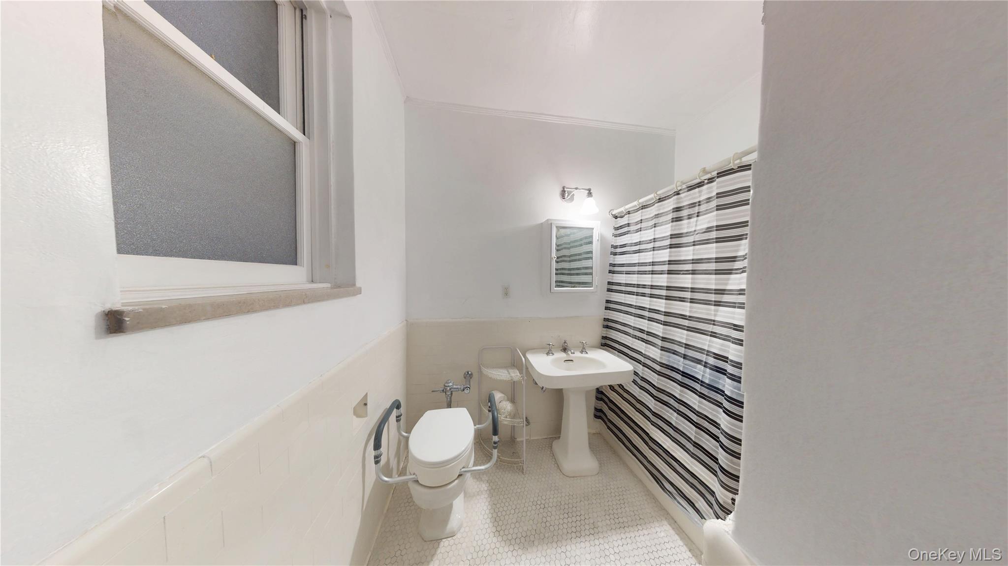 #20 photo, 34-37 80th Street, クイーンズ区 Jackson Heights , NY 11372