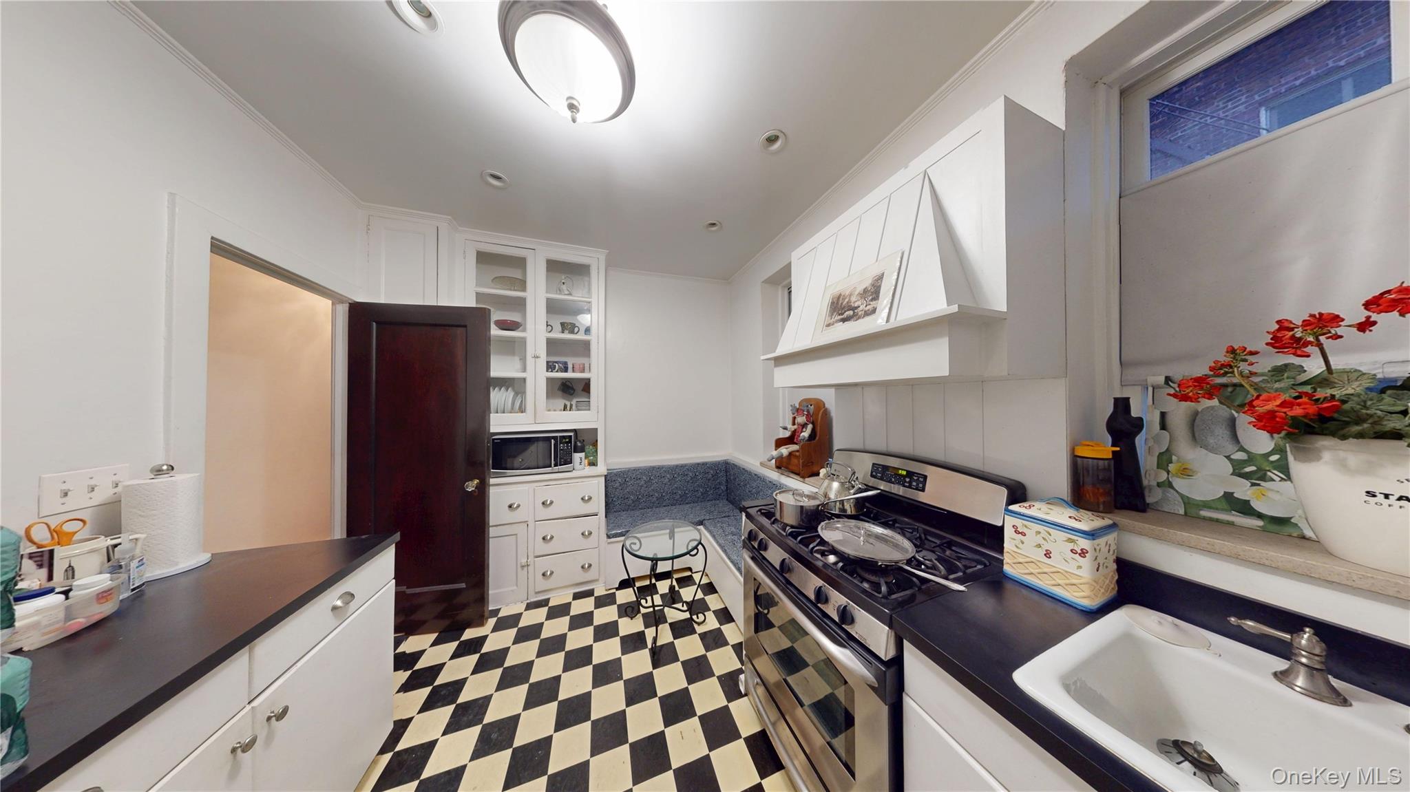 #4 photo, 34-37 80th Street, クイーンズ区 Jackson Heights , NY 11372