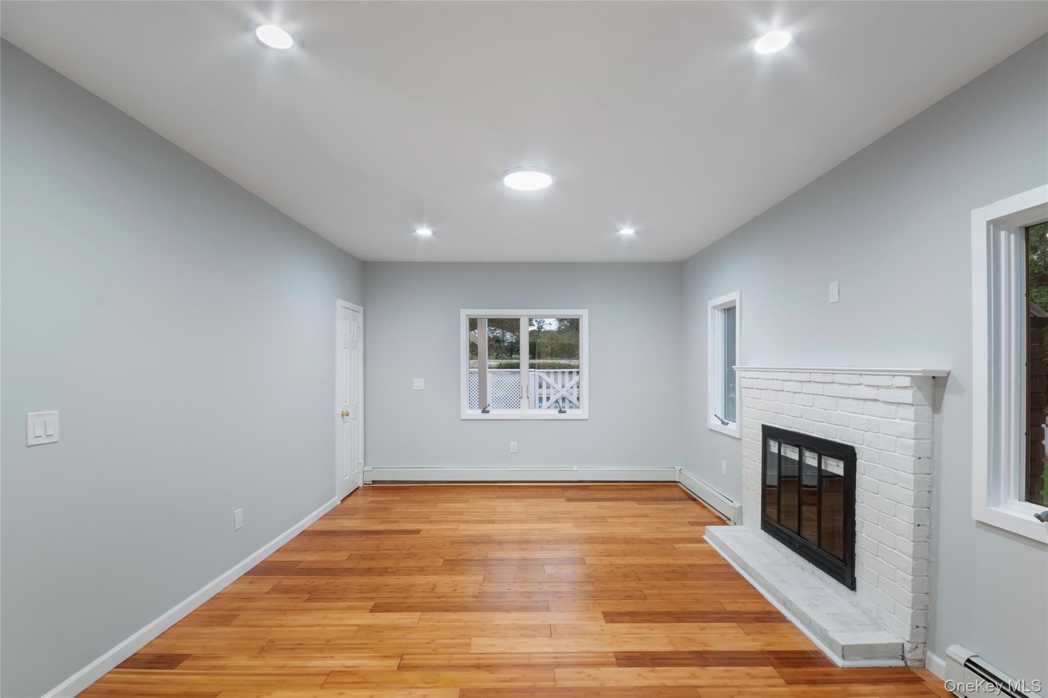 #5 photo, 561 Birch Hollow Drive, サフォーク郡 Shirley , NY 11967