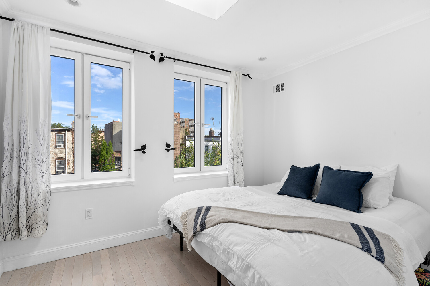 #8 photo, 15 DEWEY Place, Stuyvesant Heights , NY 11233