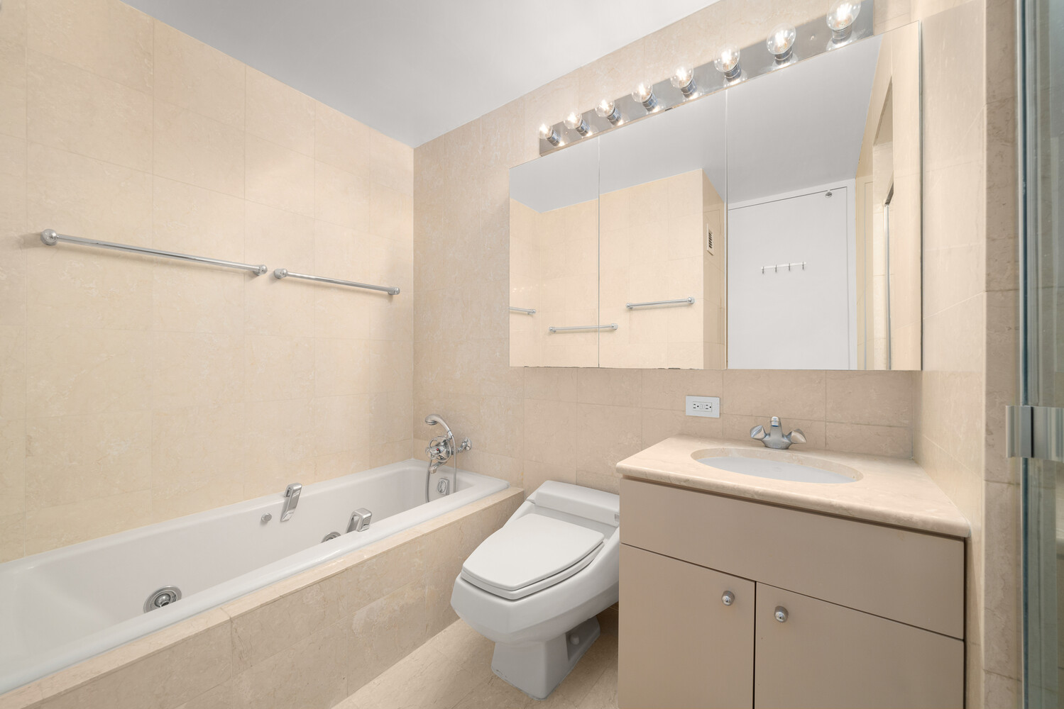 #9 photo, 160 W 66TH Street, マンハッタン Lincoln Square , NY 10023