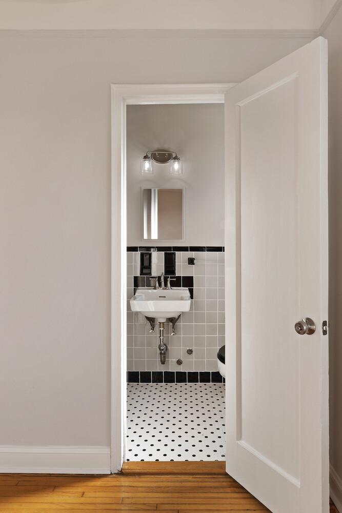 #9 photo, 415 OCEAN Parkway, ブルックリン区 Kensington , NY 11218