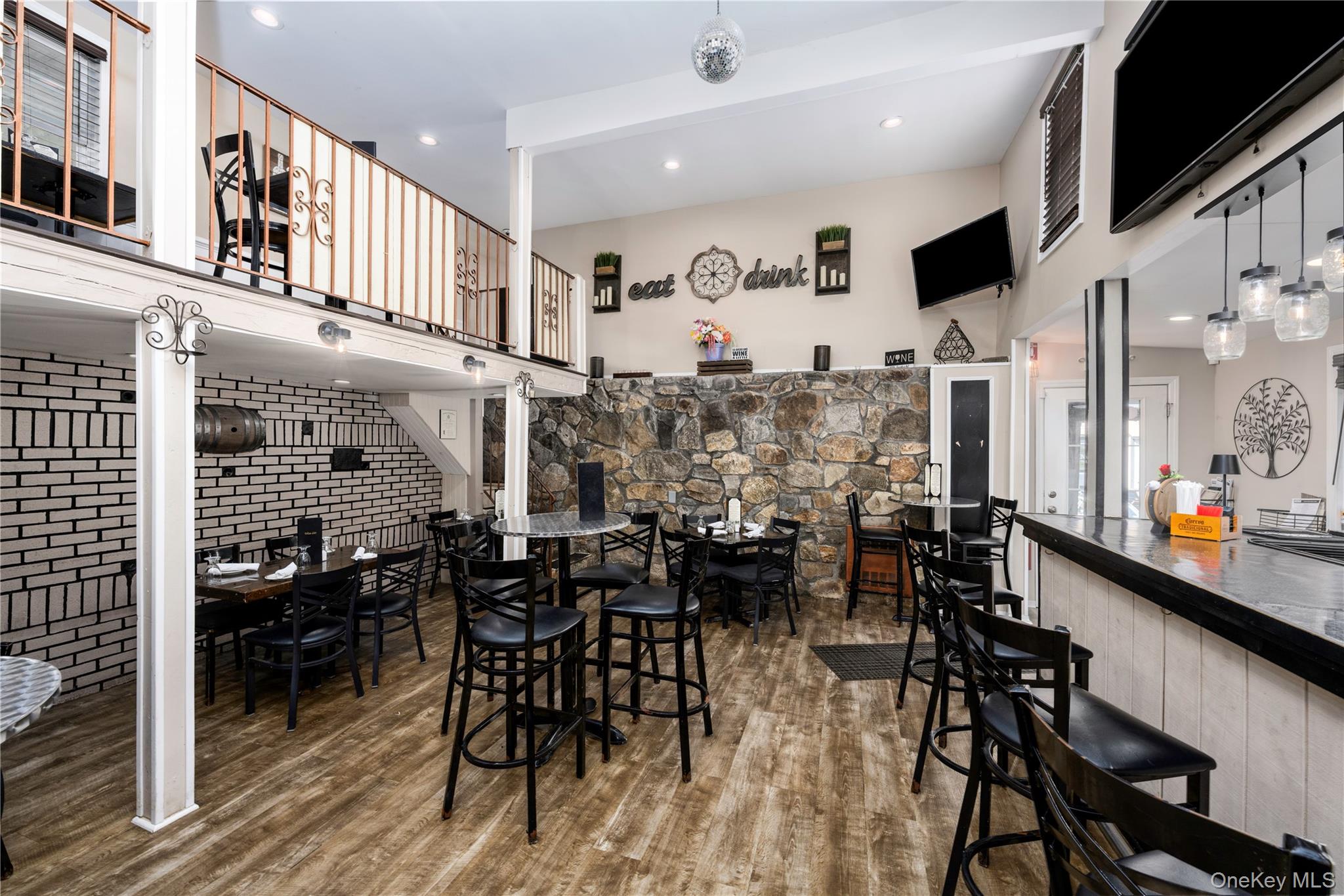 #8 photo, 18 Clark Place, Mahopac , NY 10541