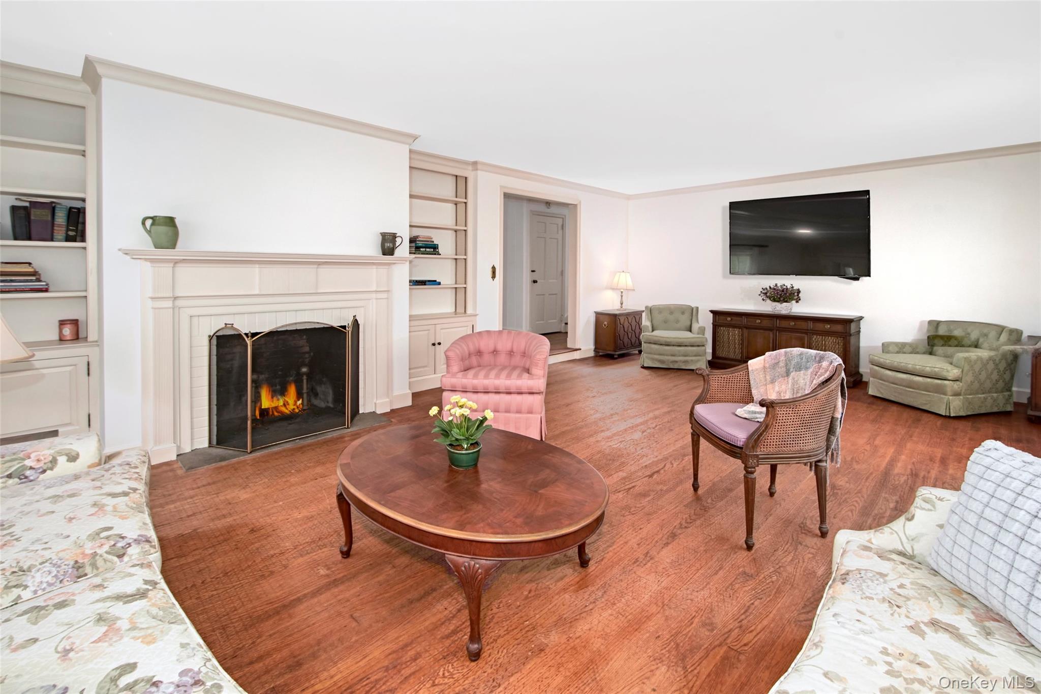 #11 photo, 71 Commodore Road, Chappaqua , NY 10514