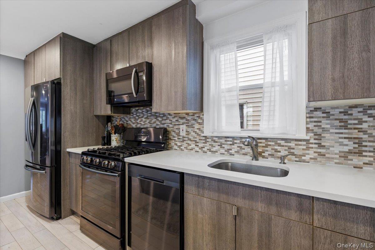 #13 photo, 105 Hart Avenue, Yonkers , NY 10704