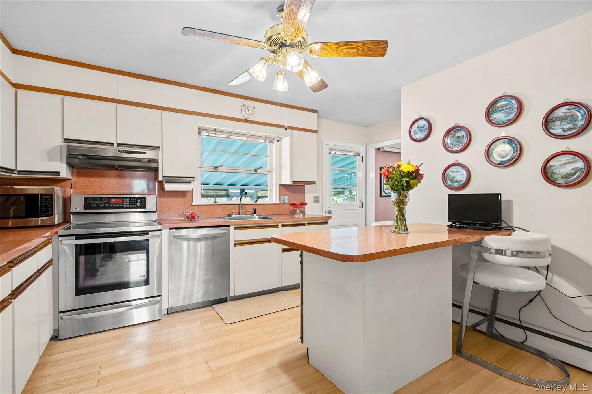 #13 photo, 46 Skyview Drive, Poughkeepsie , NY 12603