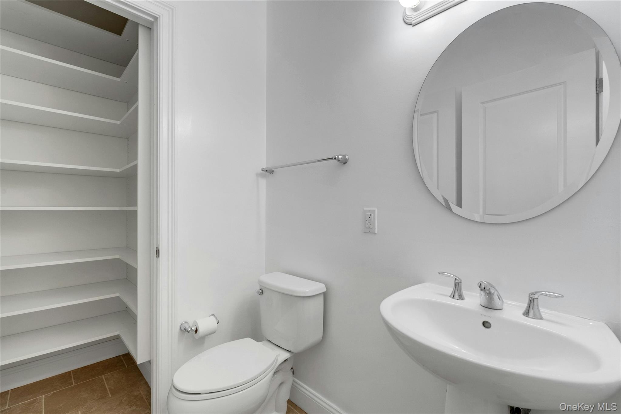 #12 photo, 400 Main Street, Armonk , NY 10504