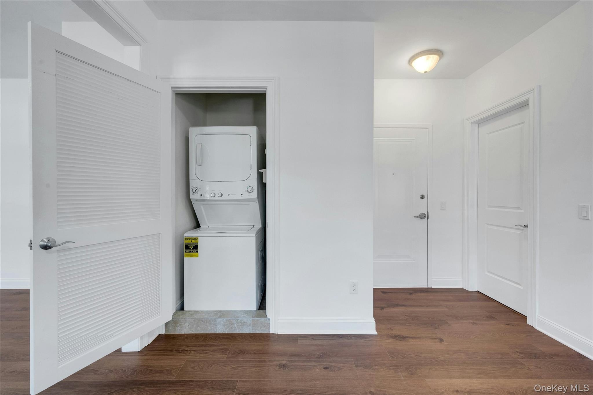 #7 photo, 400 Main Street, Armonk , NY 10504