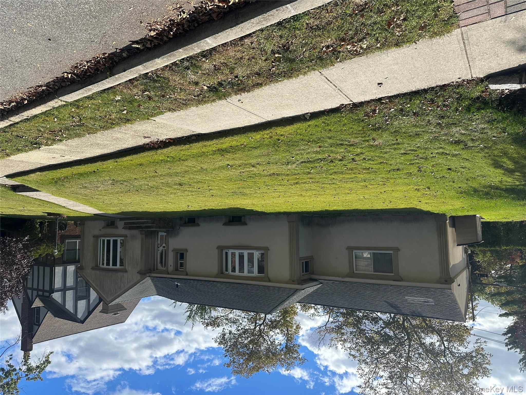 #1 photo, 72 Cedar Road, ナッソー郡 Malverne , NY 11565