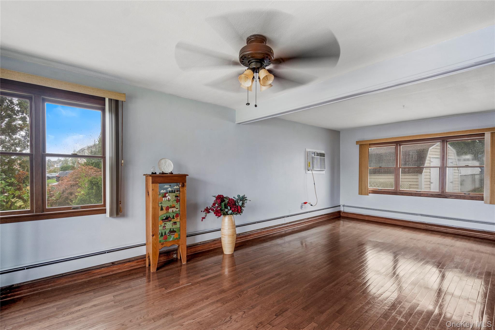 #11 photo, 45 Lowland Road, ナッソー郡 Levittown , NY 11756