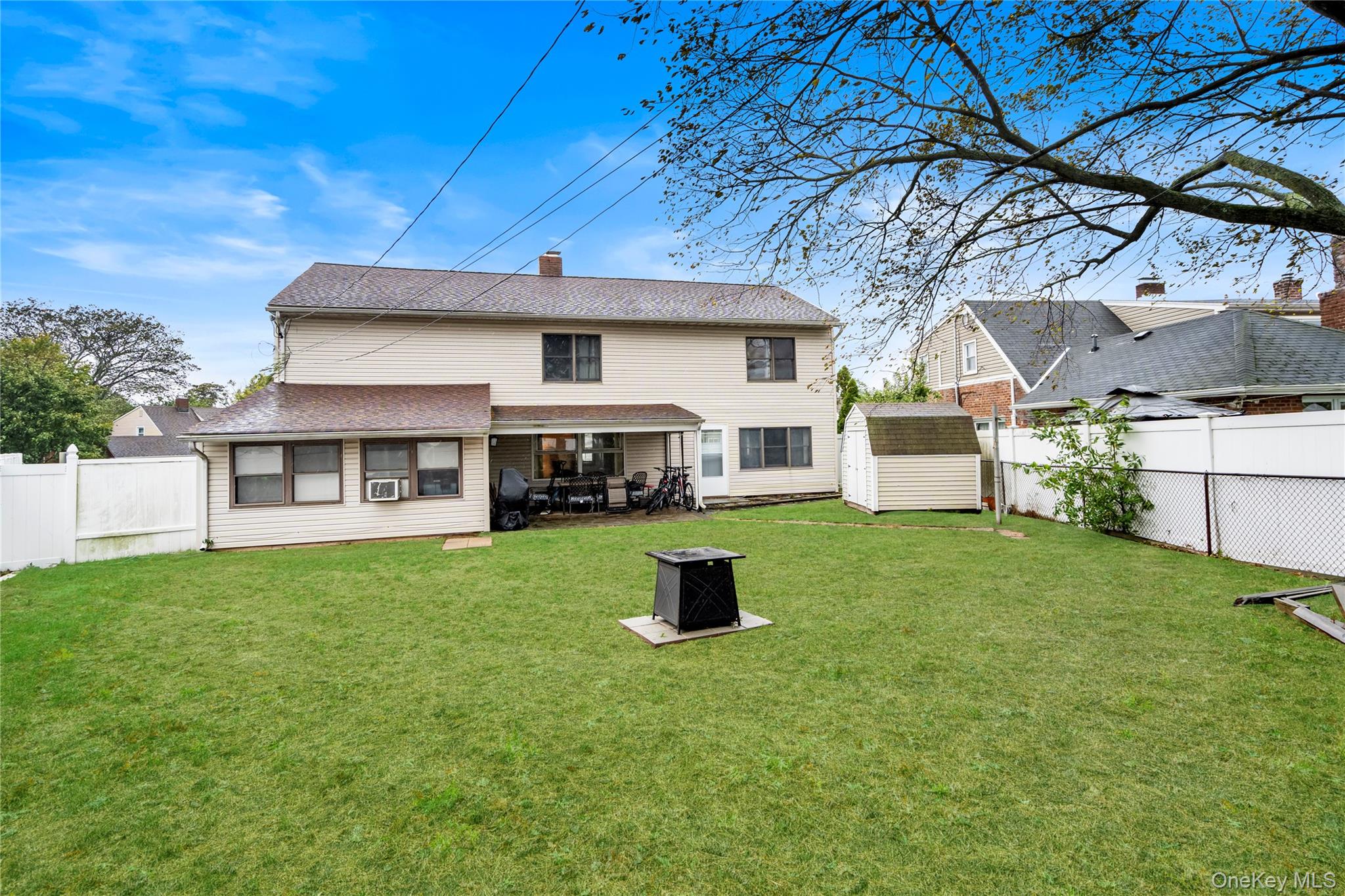 #20 photo, 45 Lowland Road, ナッソー郡 Levittown , NY 11756