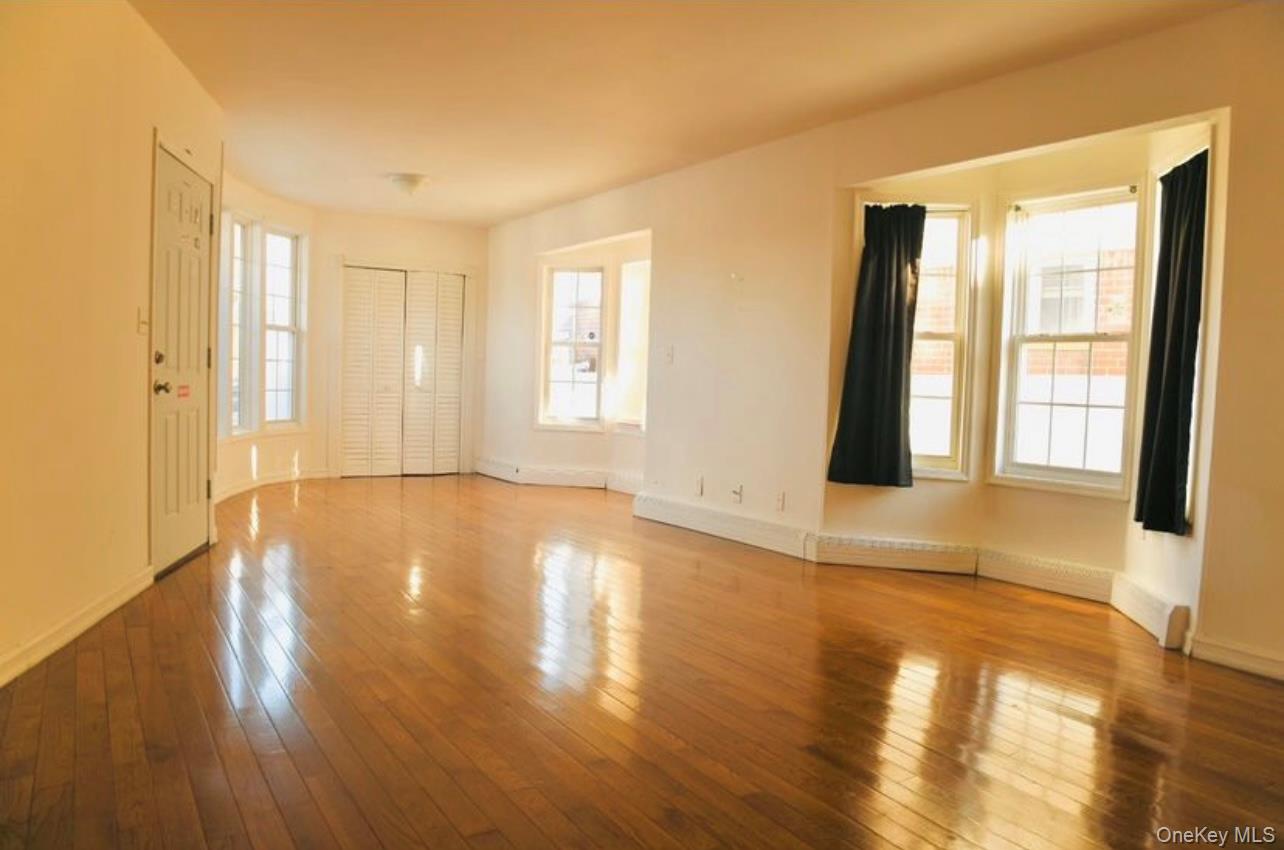 #4 photo, 13716 81st Street, クイーンズ区 Howard Beach , NY 11414