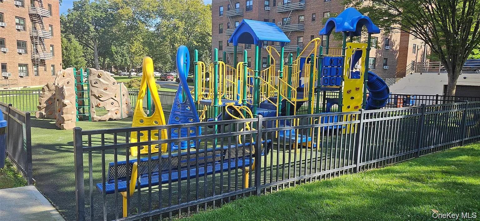 #16 photo, 75-24 Bell Blvd., クイーンズ区 Oakland Gardens , NY 11364