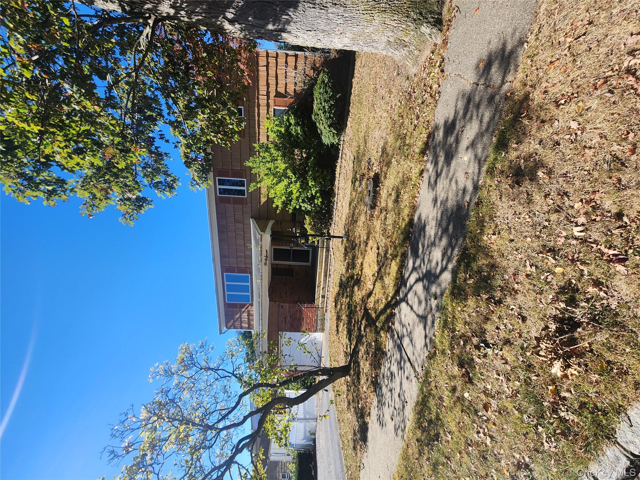 #1 photo, 47 15th Avenue, サフォーク郡 West Babylon , NY 11704