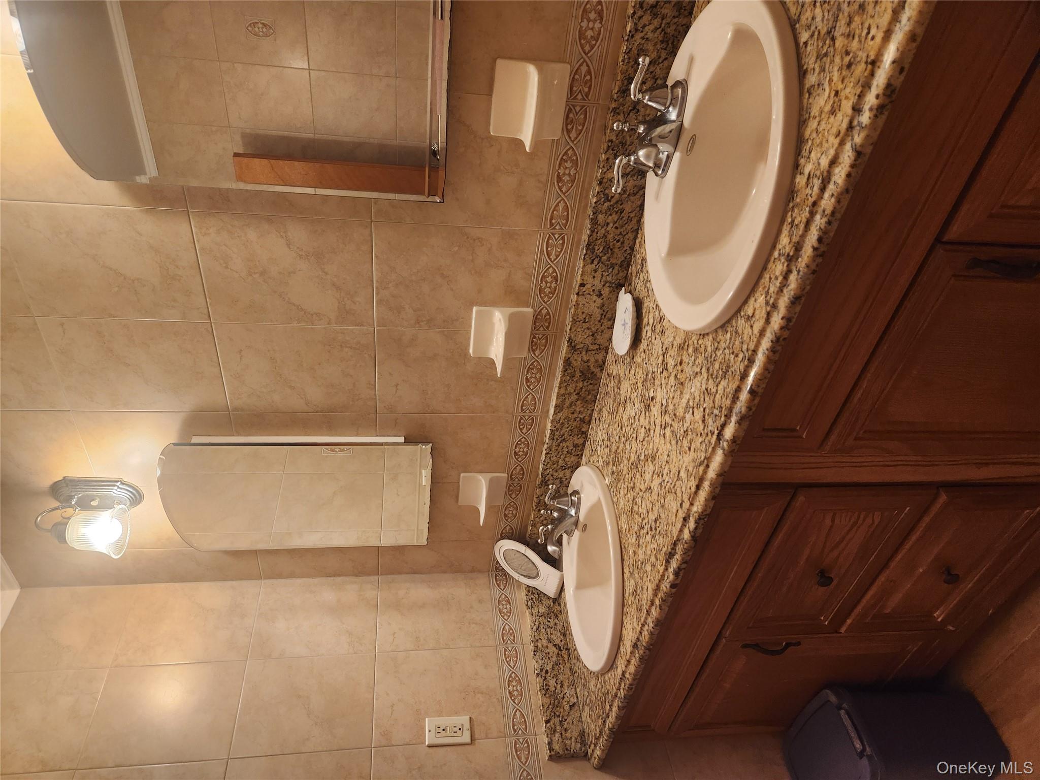 #9 photo, 47 15th Avenue, サフォーク郡 West Babylon , NY 11704