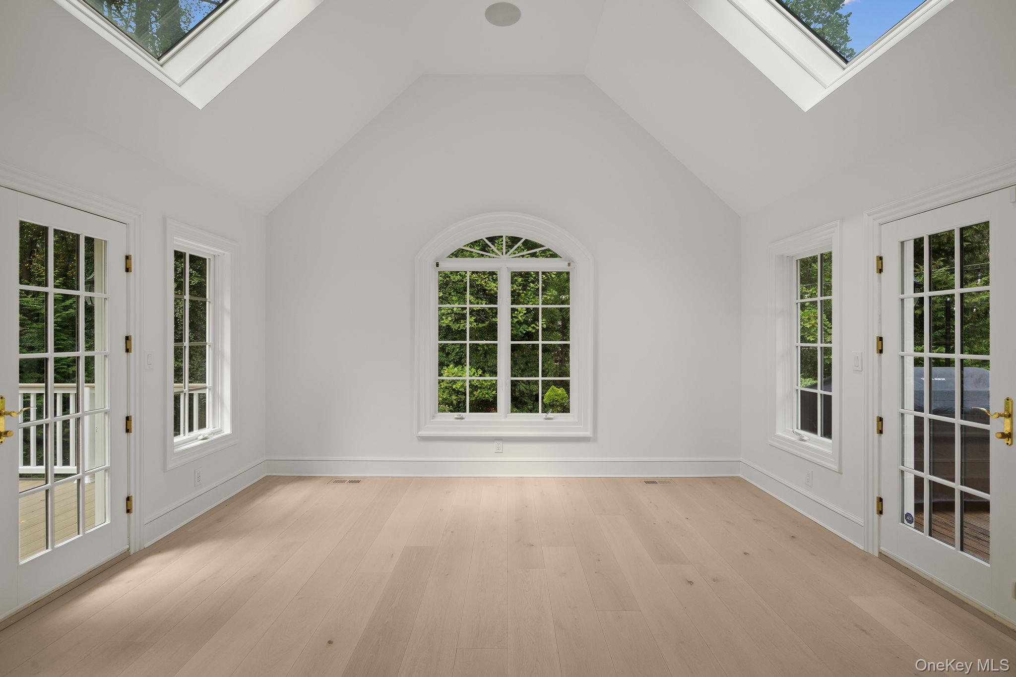 #18 photo, 48 Lloyd Lane, サフォーク郡 Lloyd Neck , NY 11743