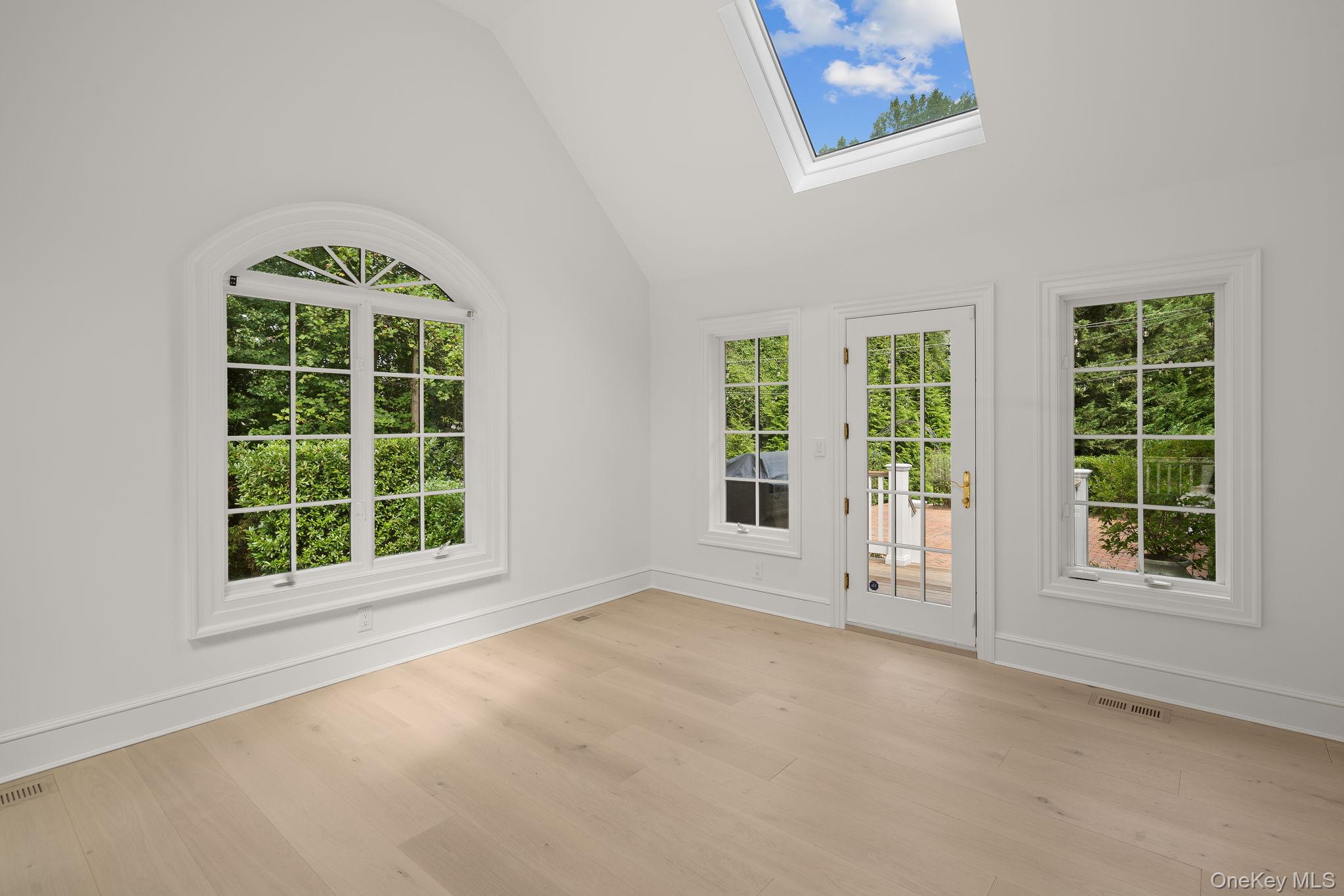 #19 photo, 48 Lloyd Lane, サフォーク郡 Lloyd Neck , NY 11743