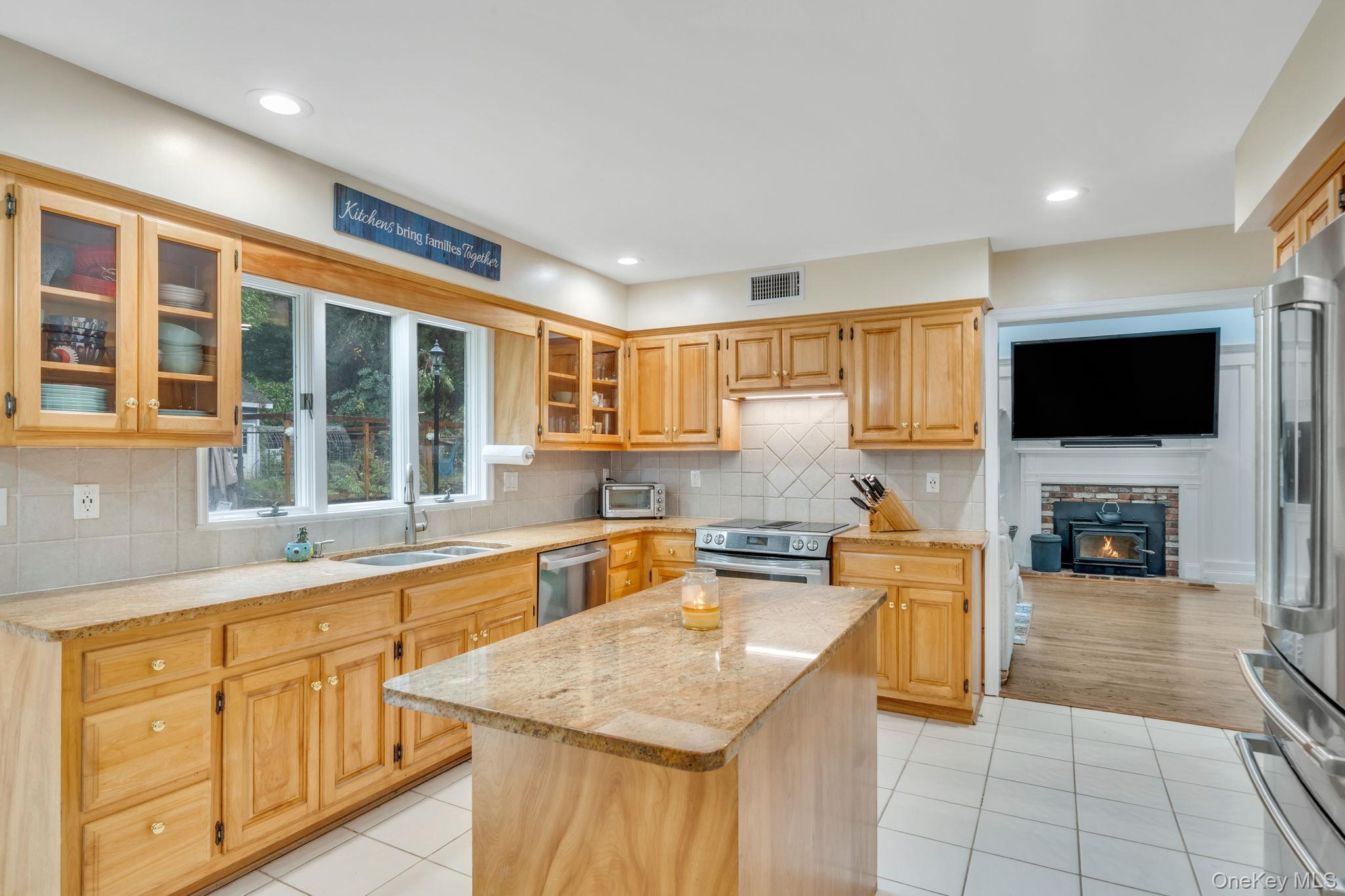 #10 photo, 27 Tower Hill Road, サフォーク郡 Shoreham , NY 11786