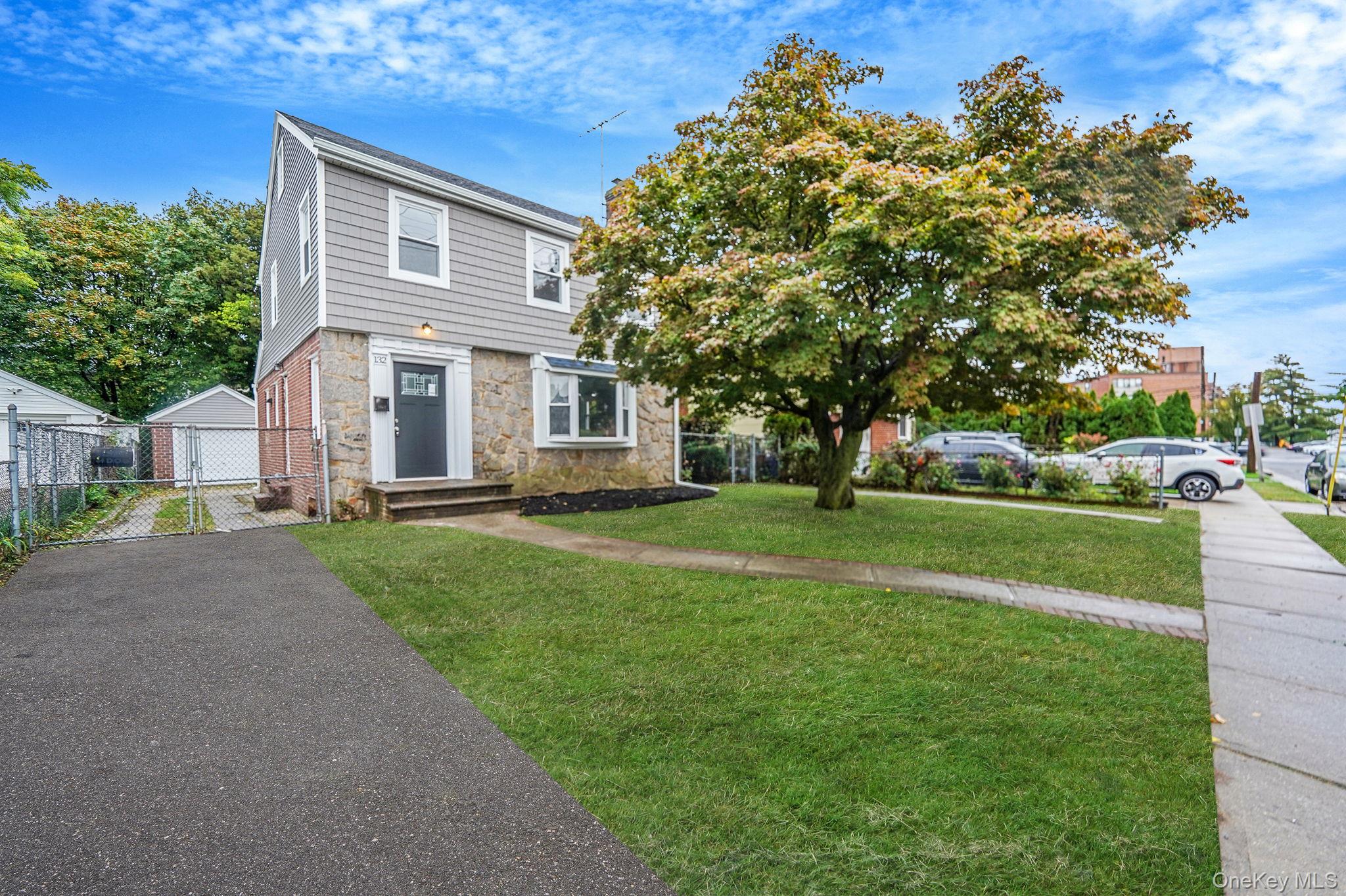 #1 photo, 132 Duncan Road, ナッソー郡 Hempstead , NY 11550