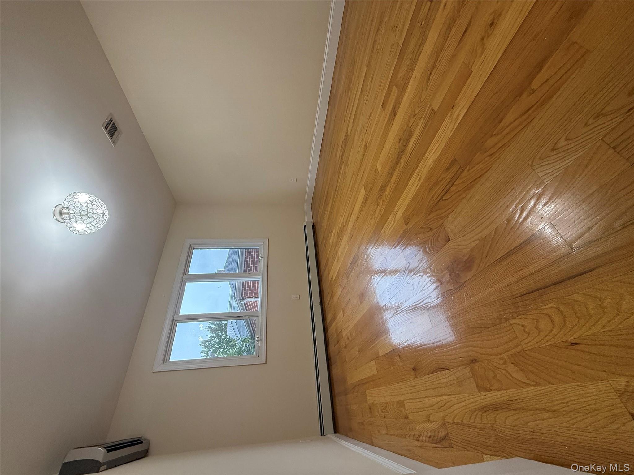 #8 photo, 6429 230th Street, クイーンズ区 Oakland Gardens , NY 11364