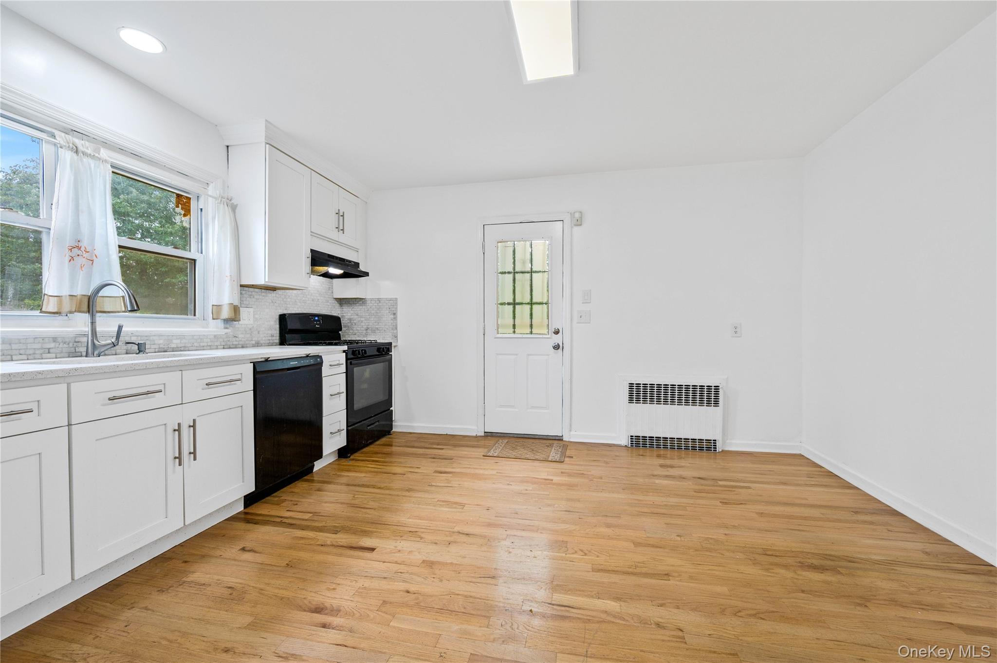 #10 photo, 28 Elizabeth Avenue, ナッソー郡 Hempstead , NY 11550