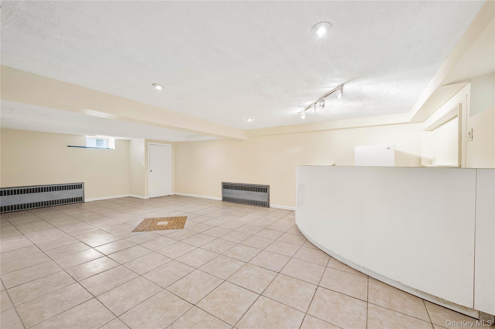 #19 photo, 28 Elizabeth Avenue, ナッソー郡 Hempstead , NY 11550